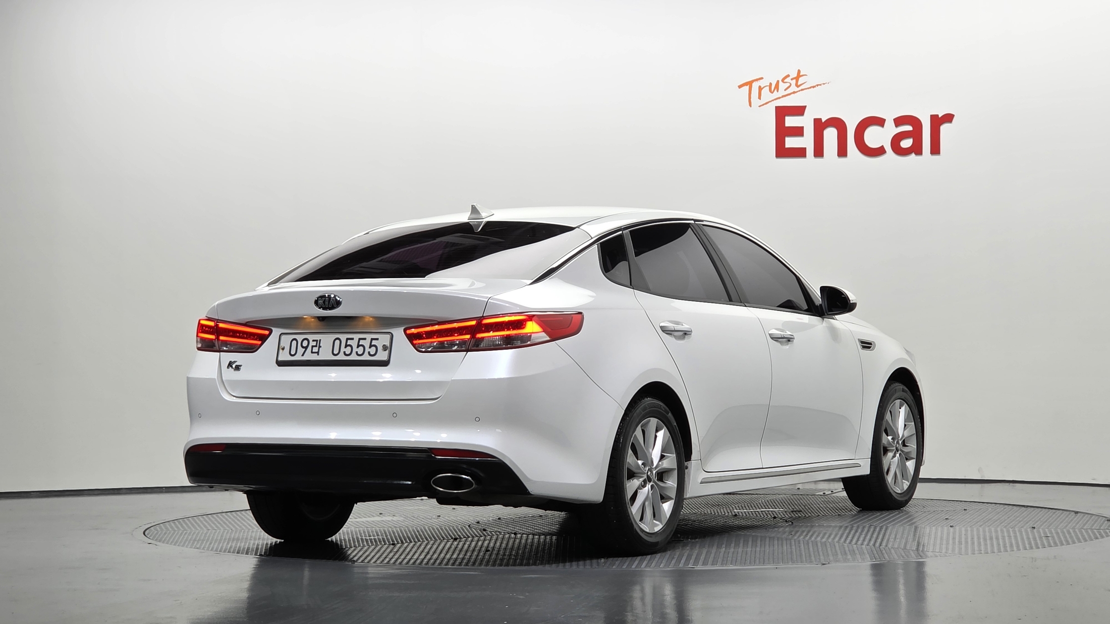 KIA K5 photo 2