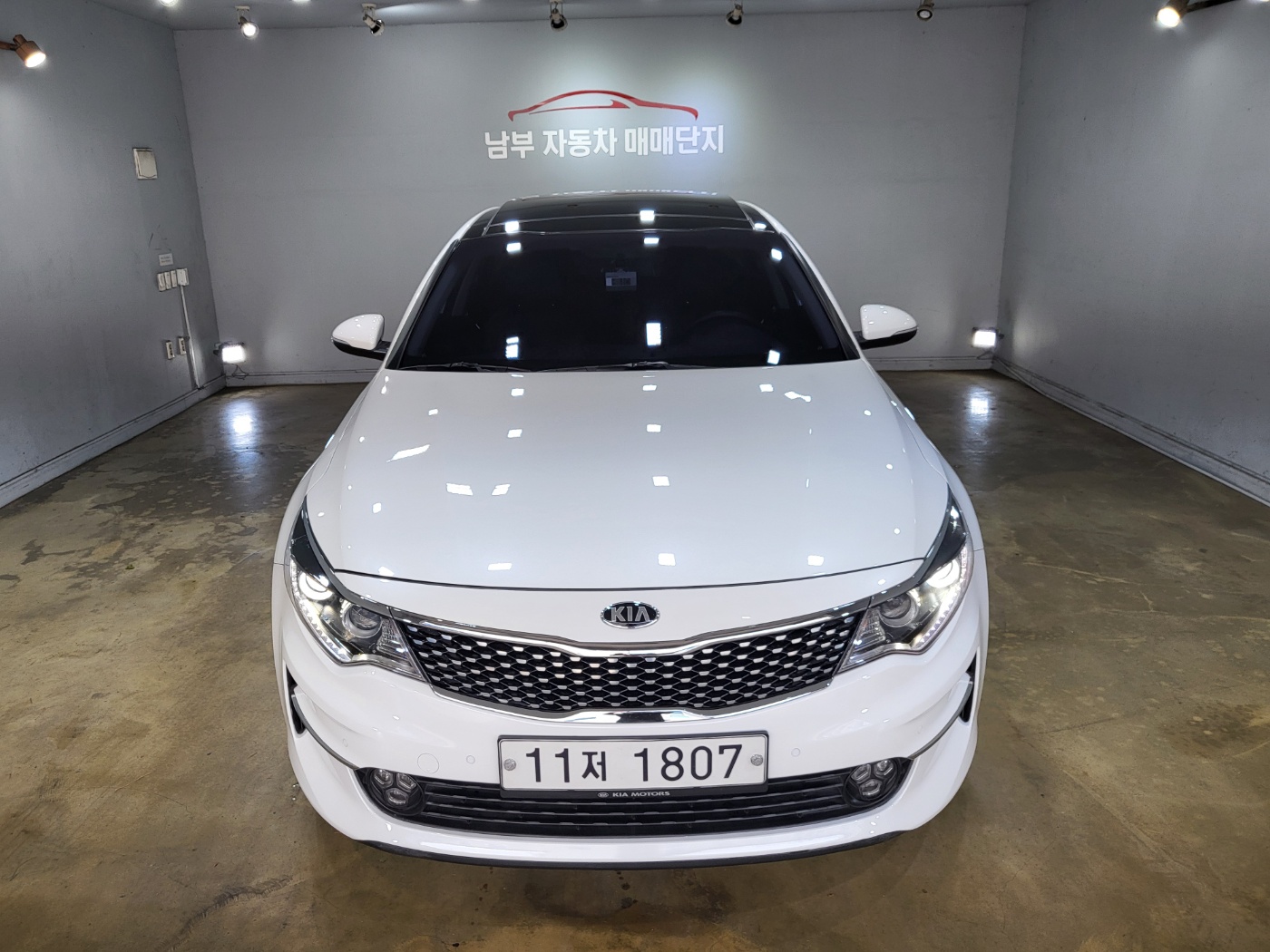 KIA K5 photo 2