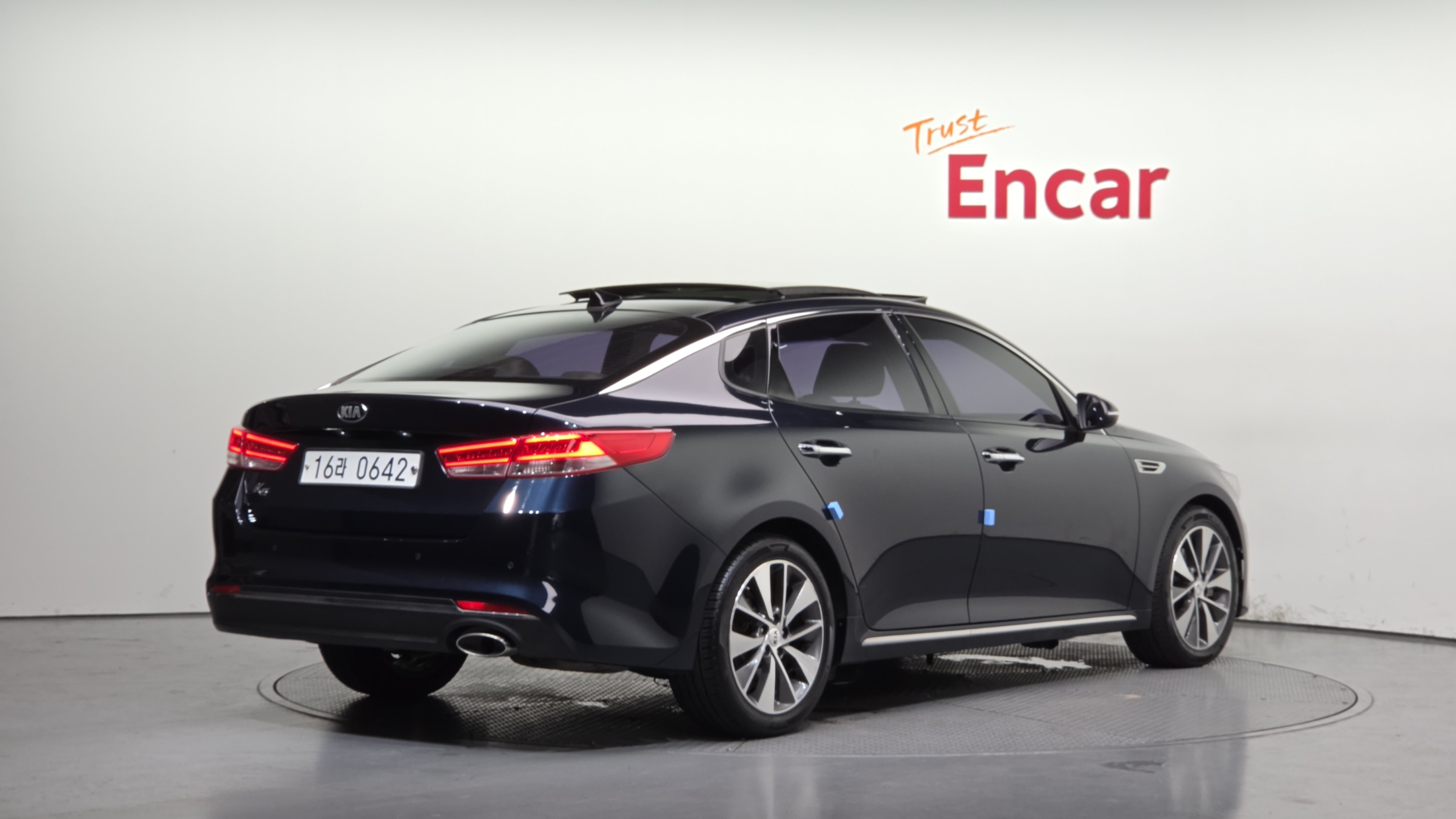 KIA K5 photo 2