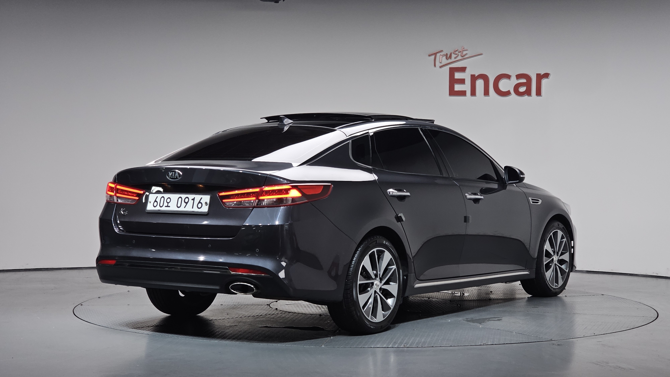 KIA K5 photo 2