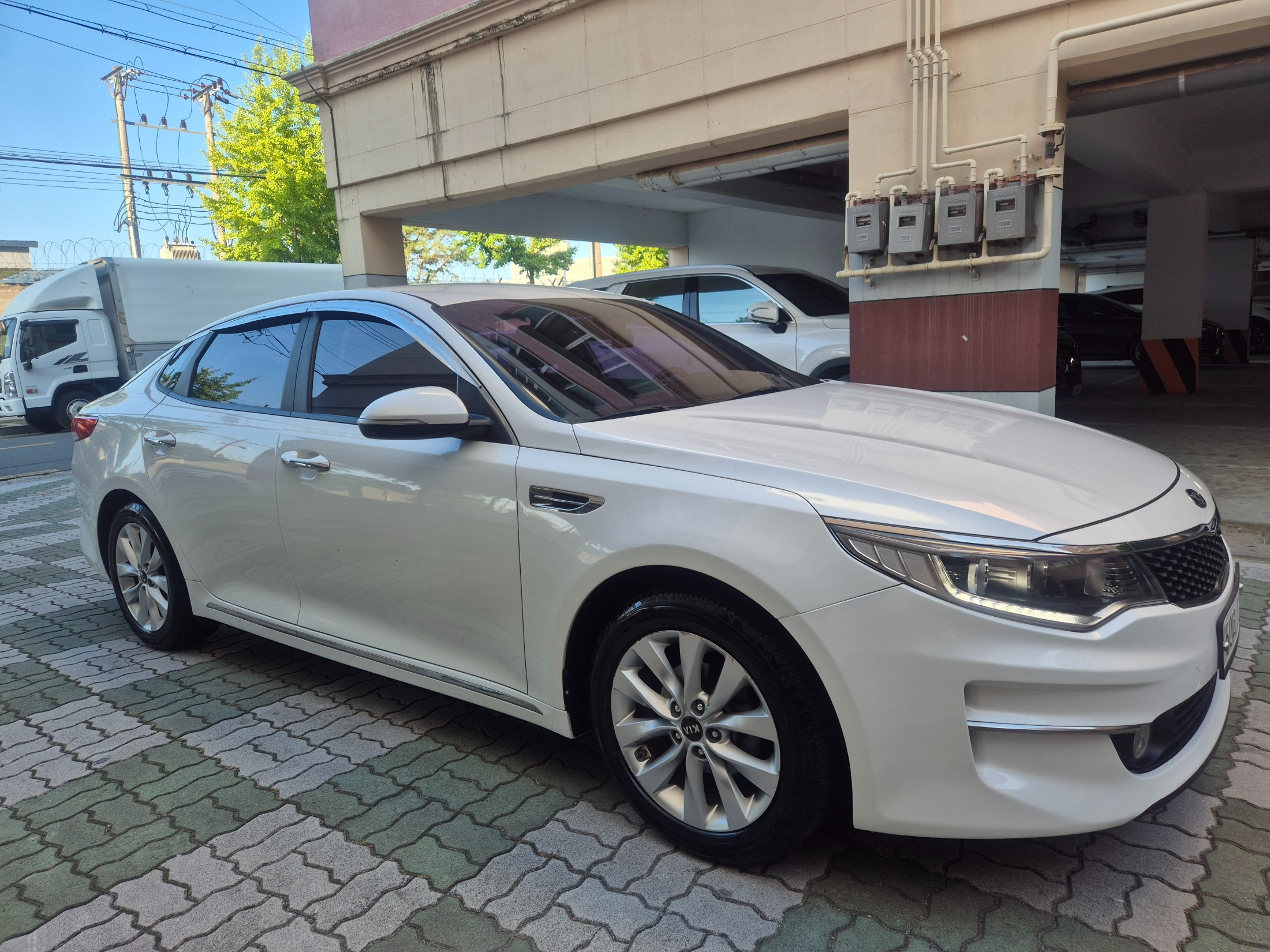 KIA K5 photo 2