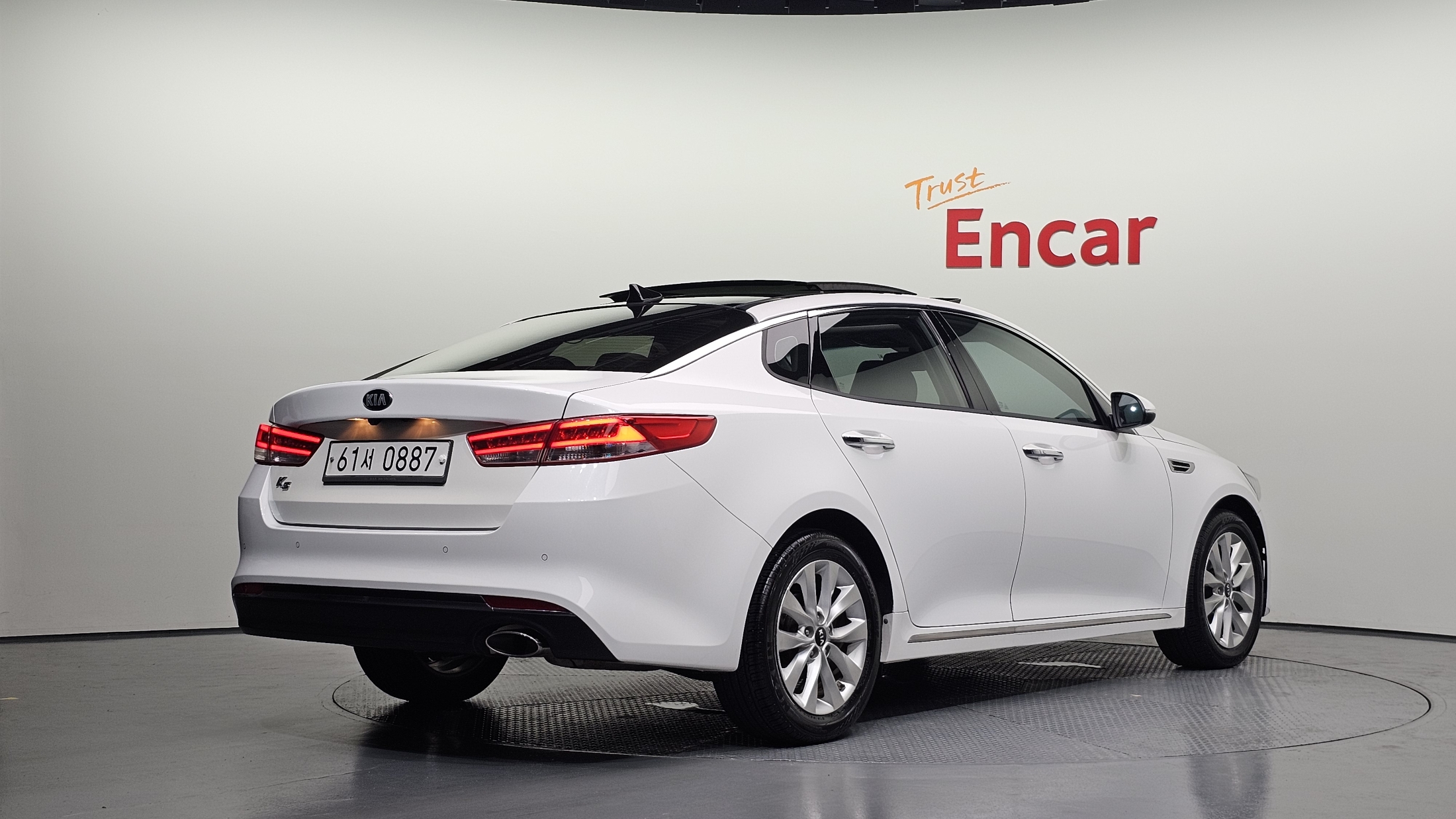 KIA K5 photo 2