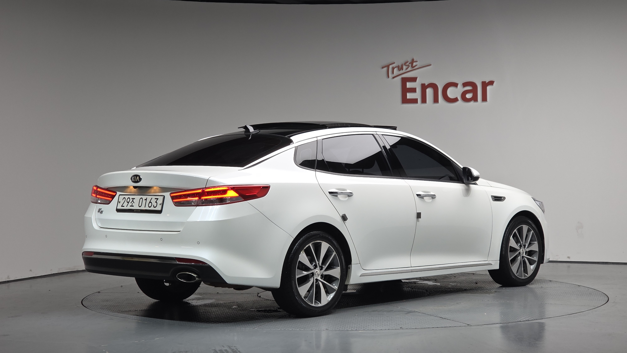 KIA K5 photo 2