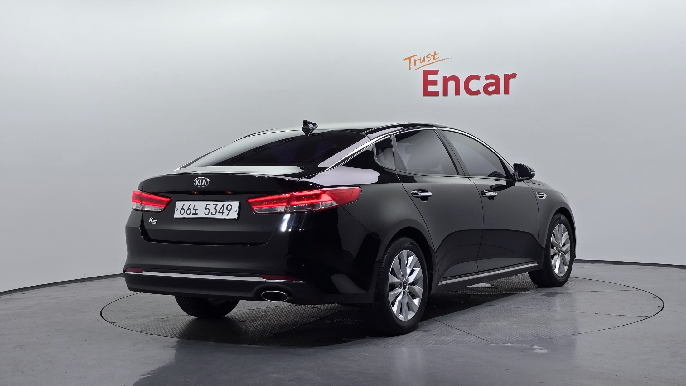 KIA K5 photo 2