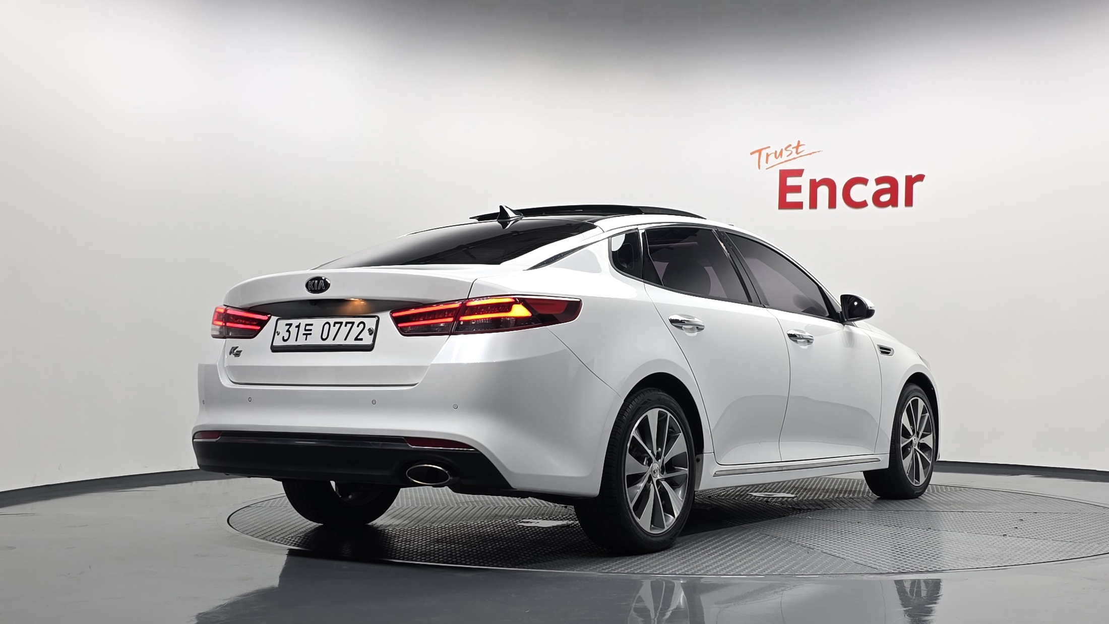 KIA K5 photo 2