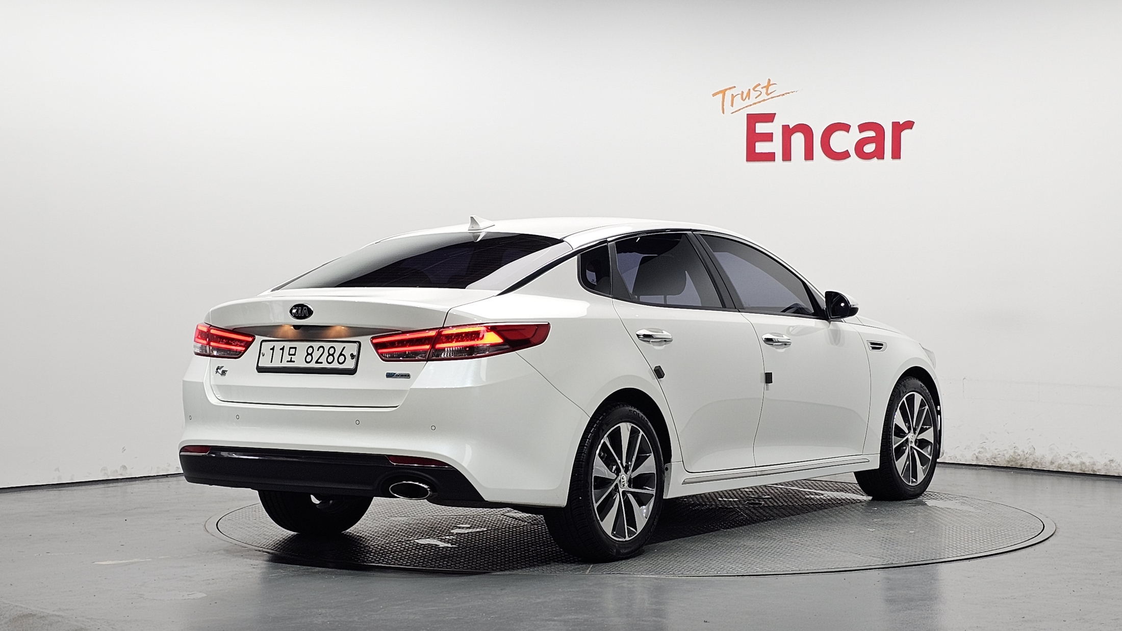 KIA K5 photo 2