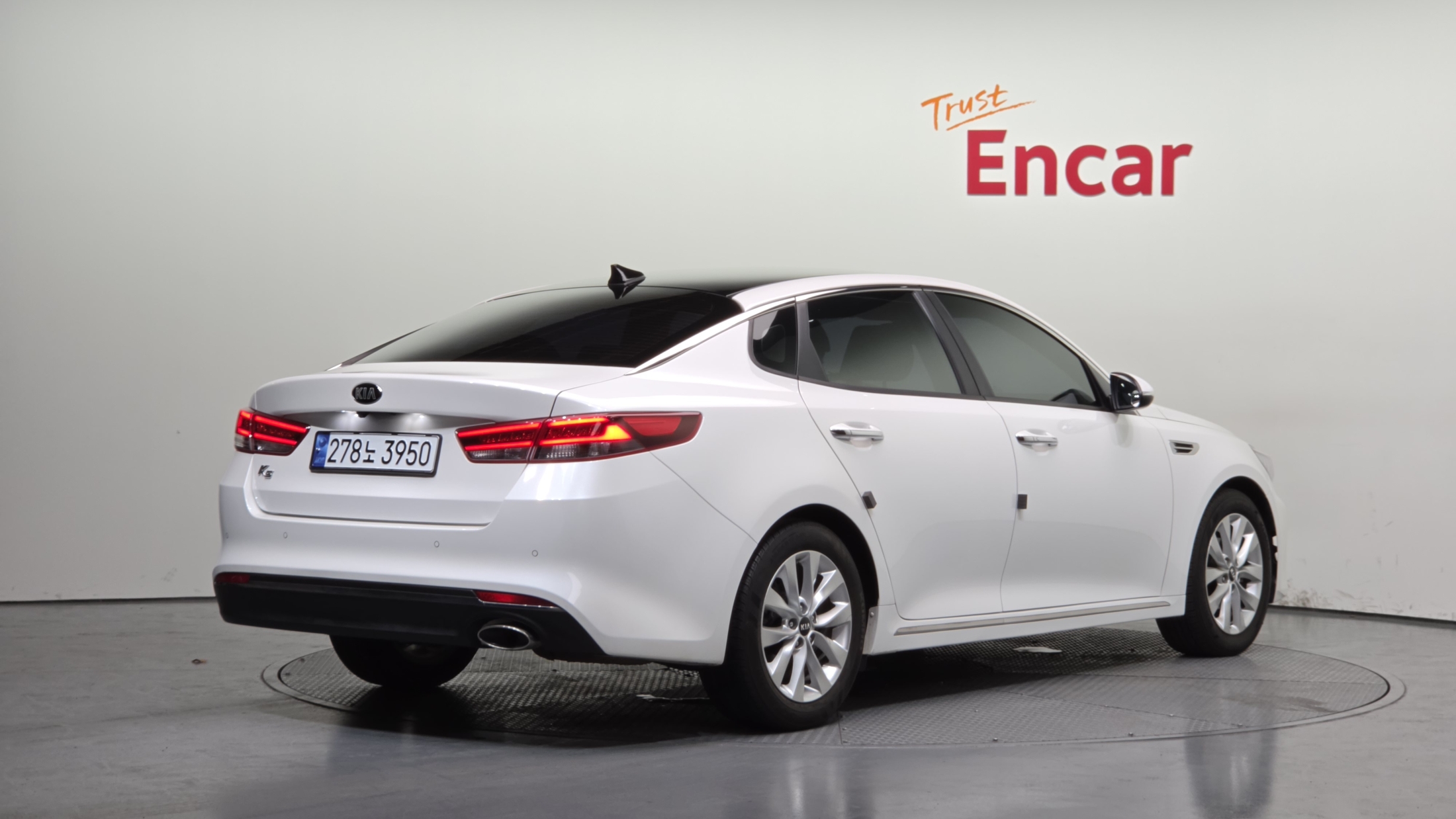 KIA K5 photo 2