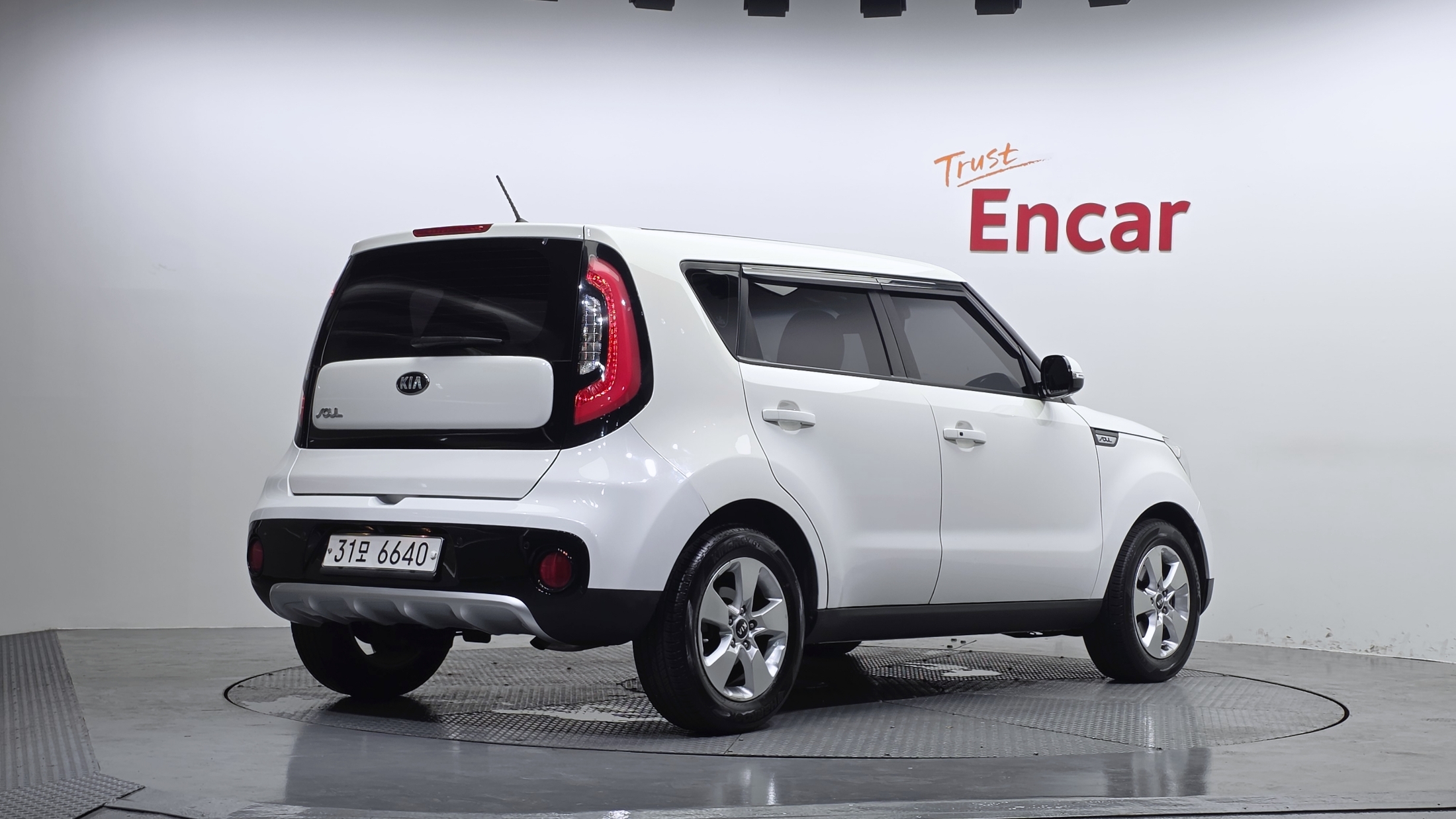 KIA SOUL photo 2