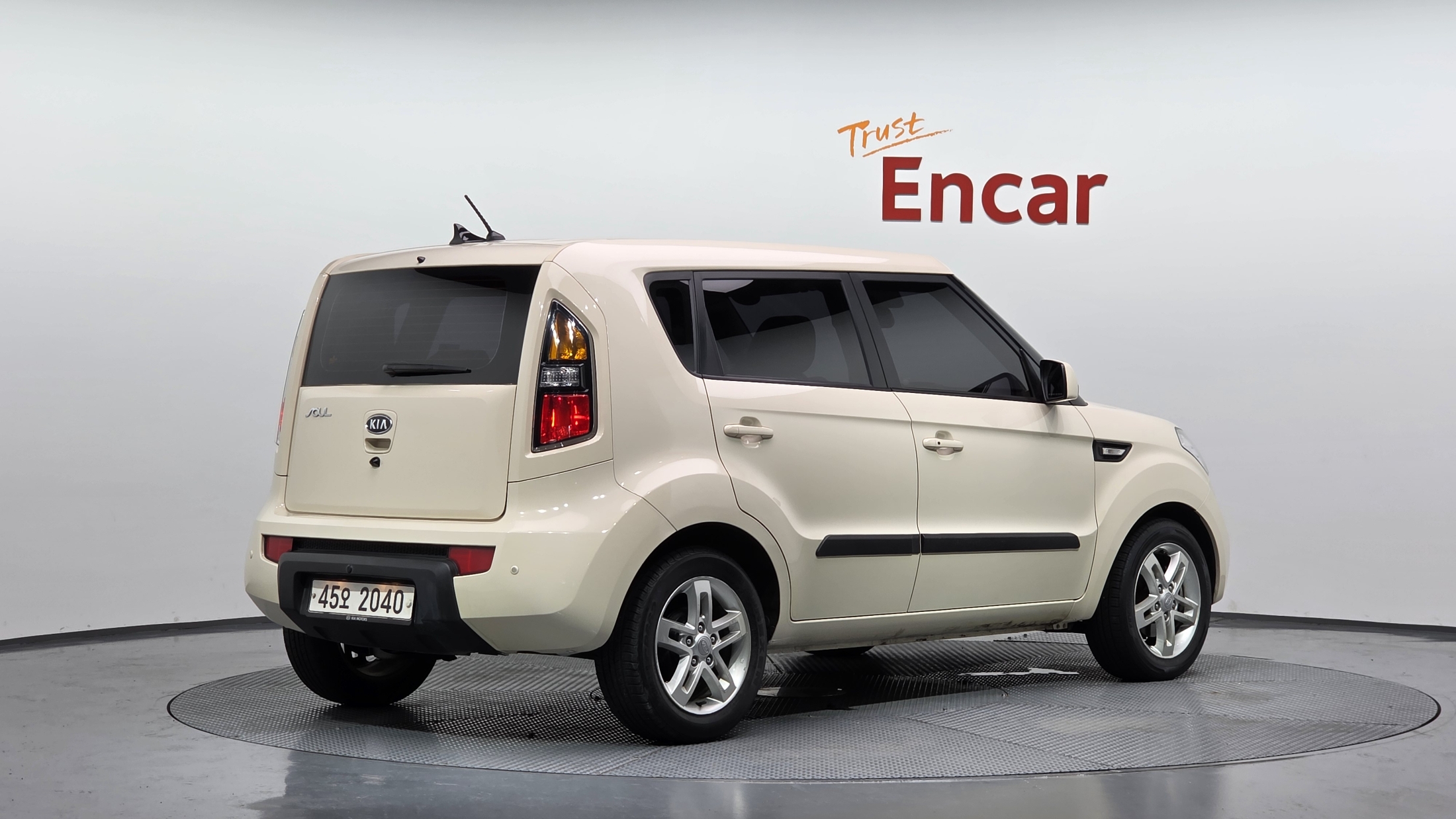 KIA SOUL photo 2