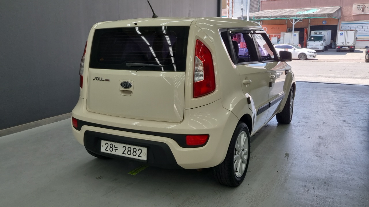 KIA SOUL photo 2
