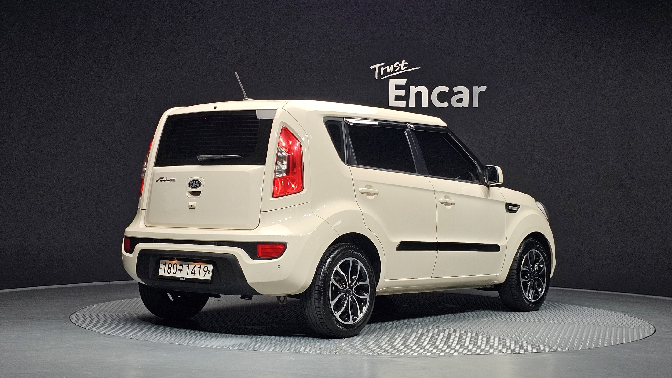 KIA SOUL photo 2