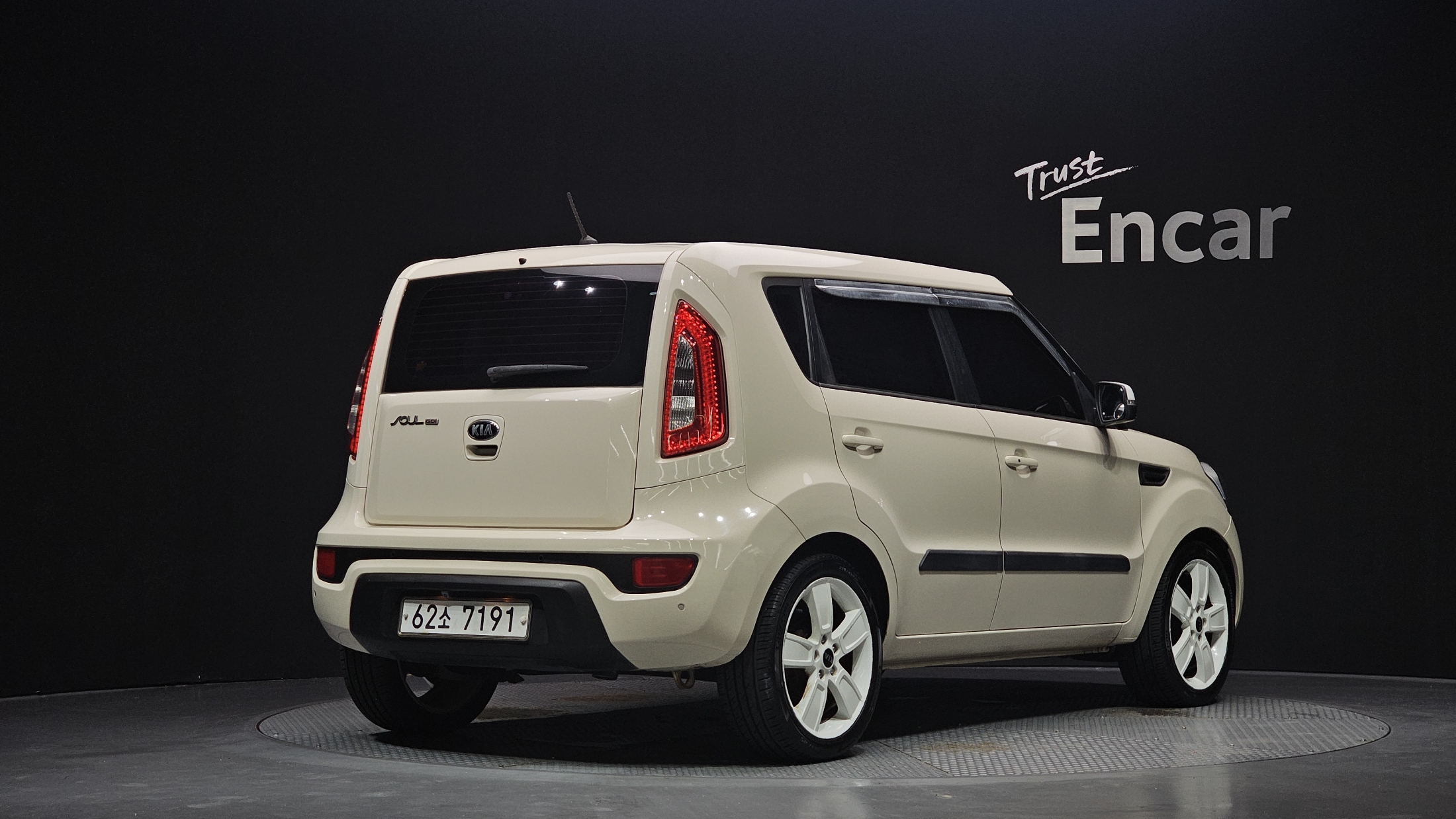 KIA SOUL photo 2