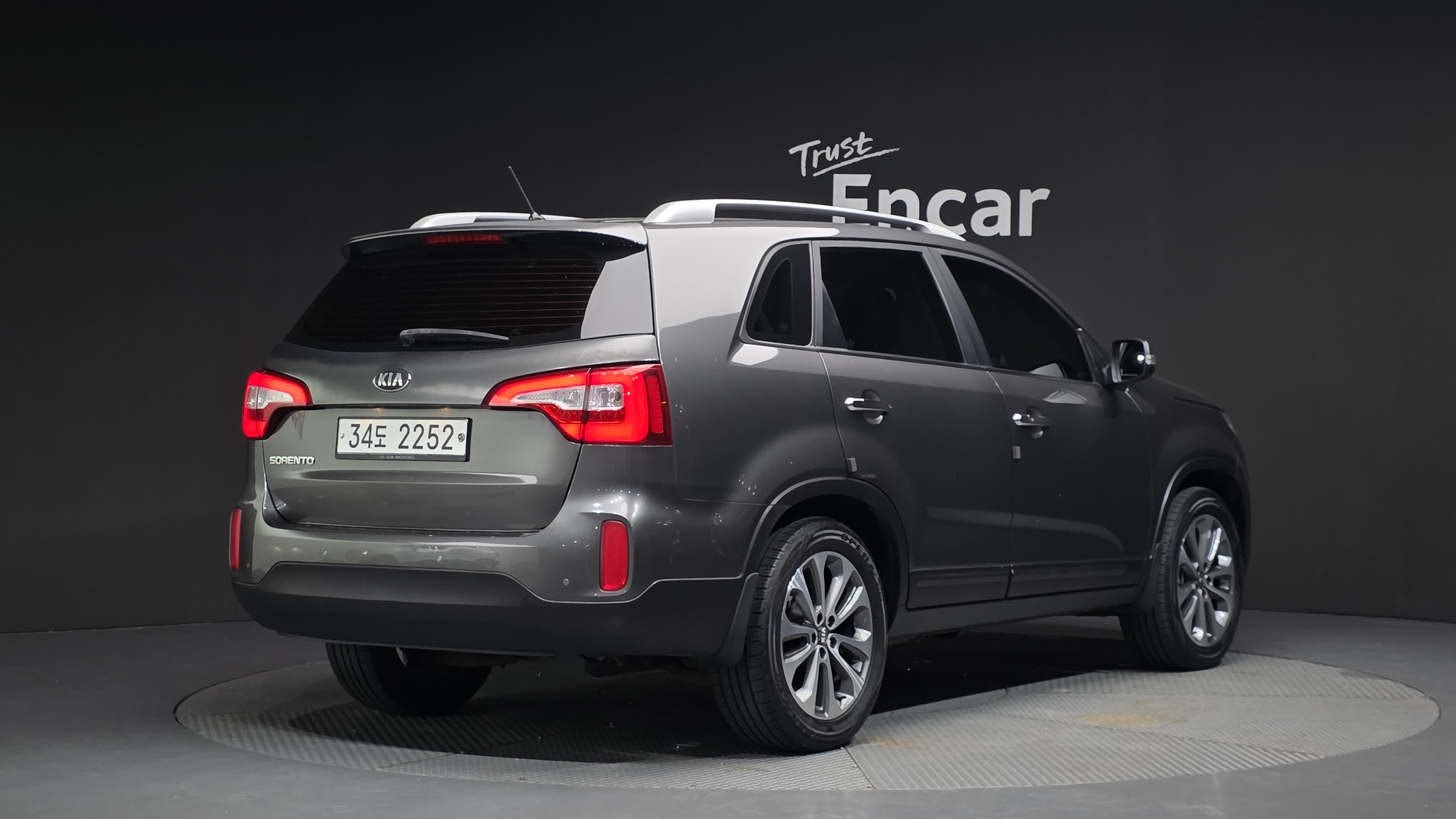 KIA SORENTO photo 2