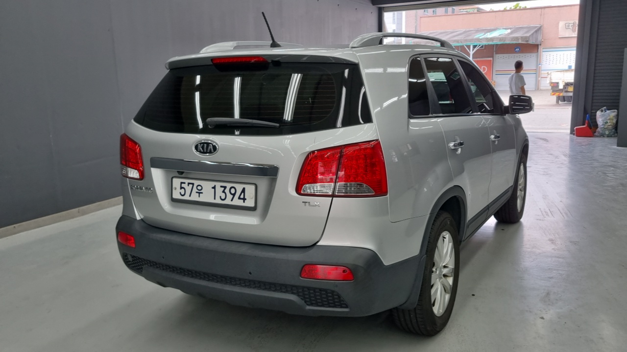 KIA SORENTO photo 2