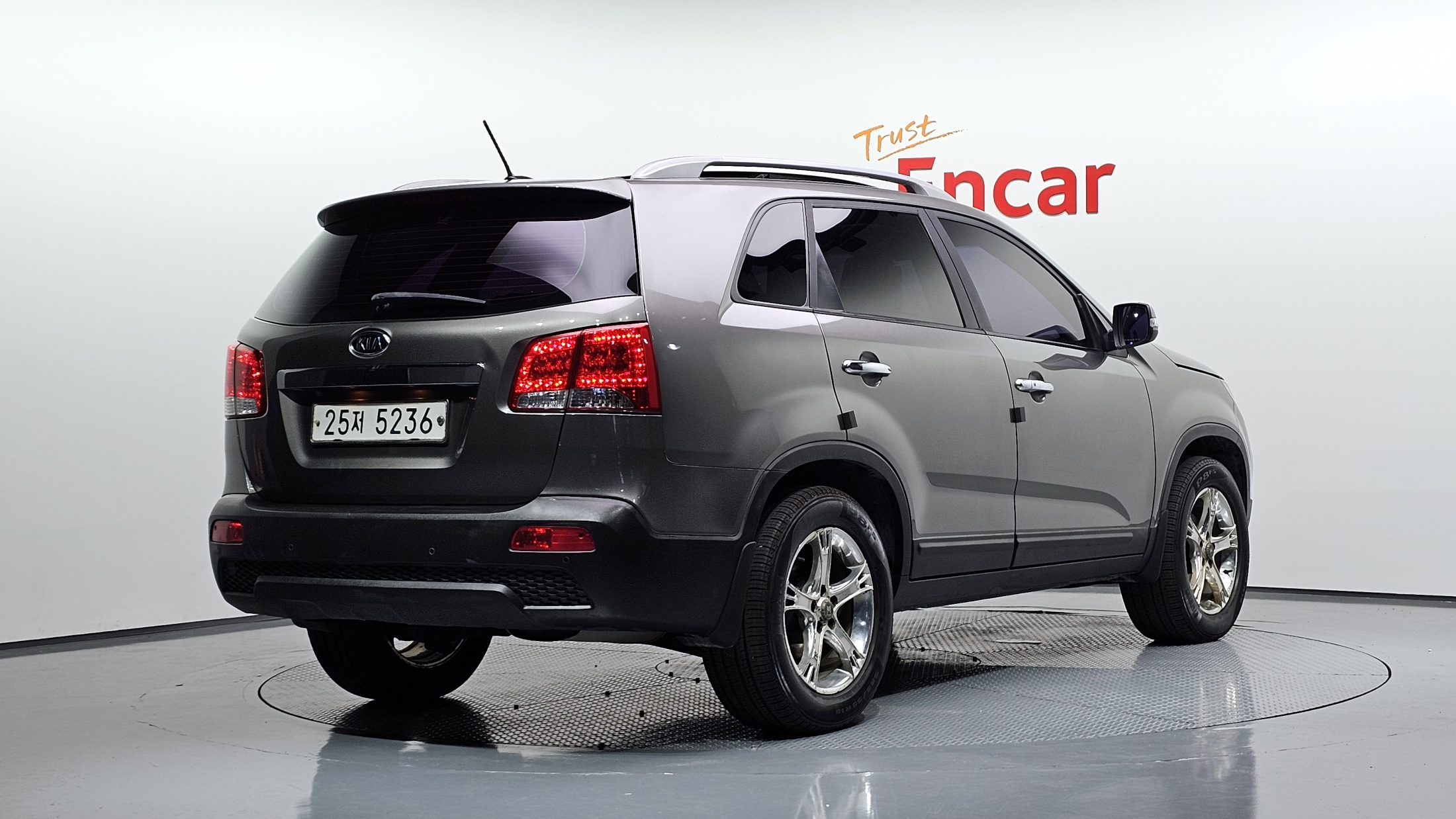 KIA SORENTO photo 2