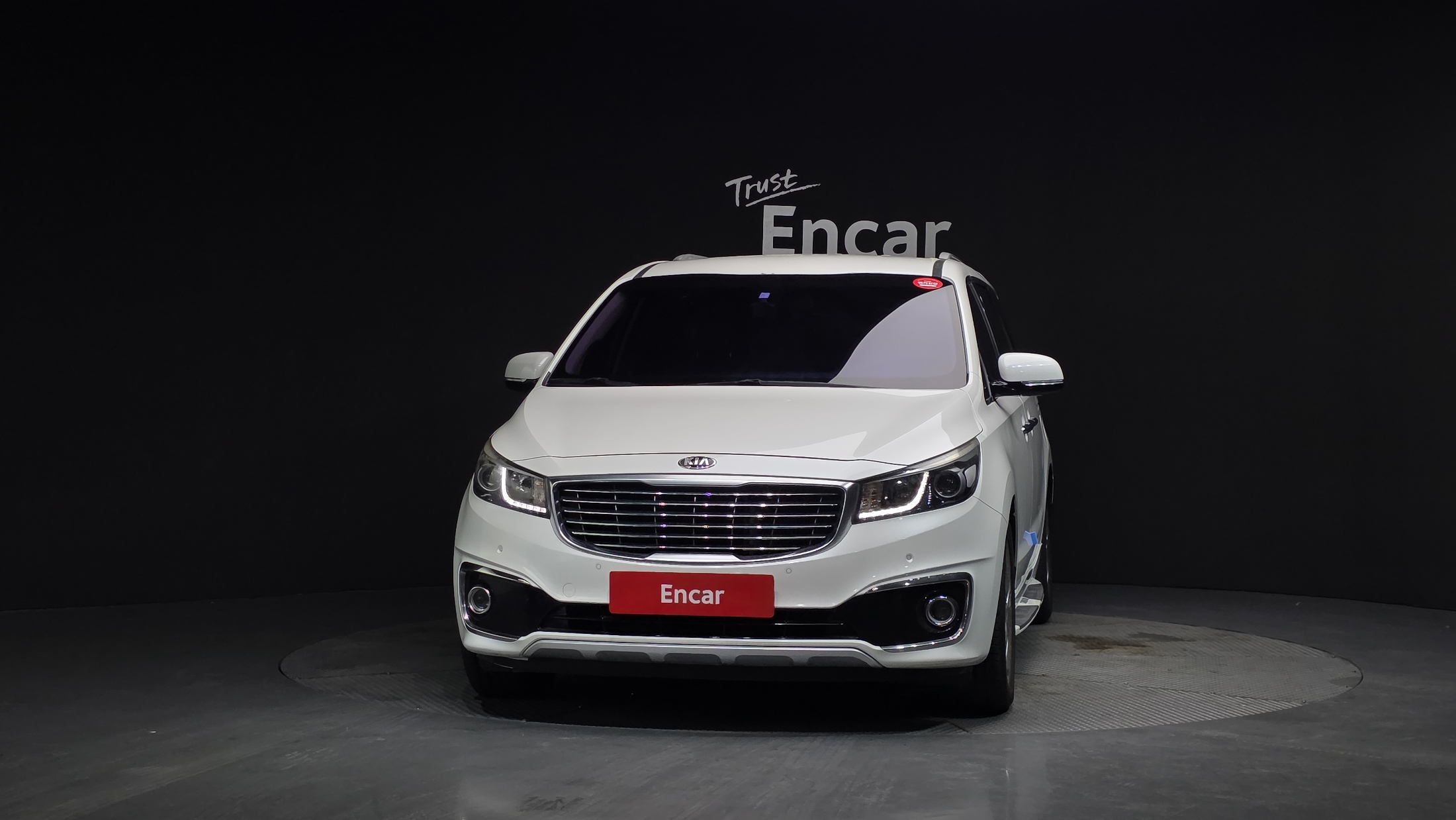 KIA CARNIVAL photo 3