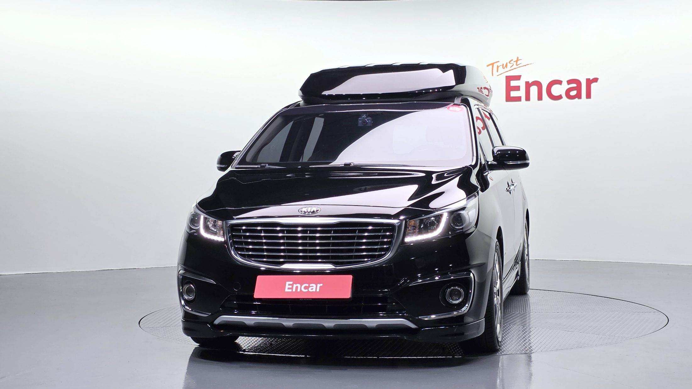KIA CARNIVAL photo 3