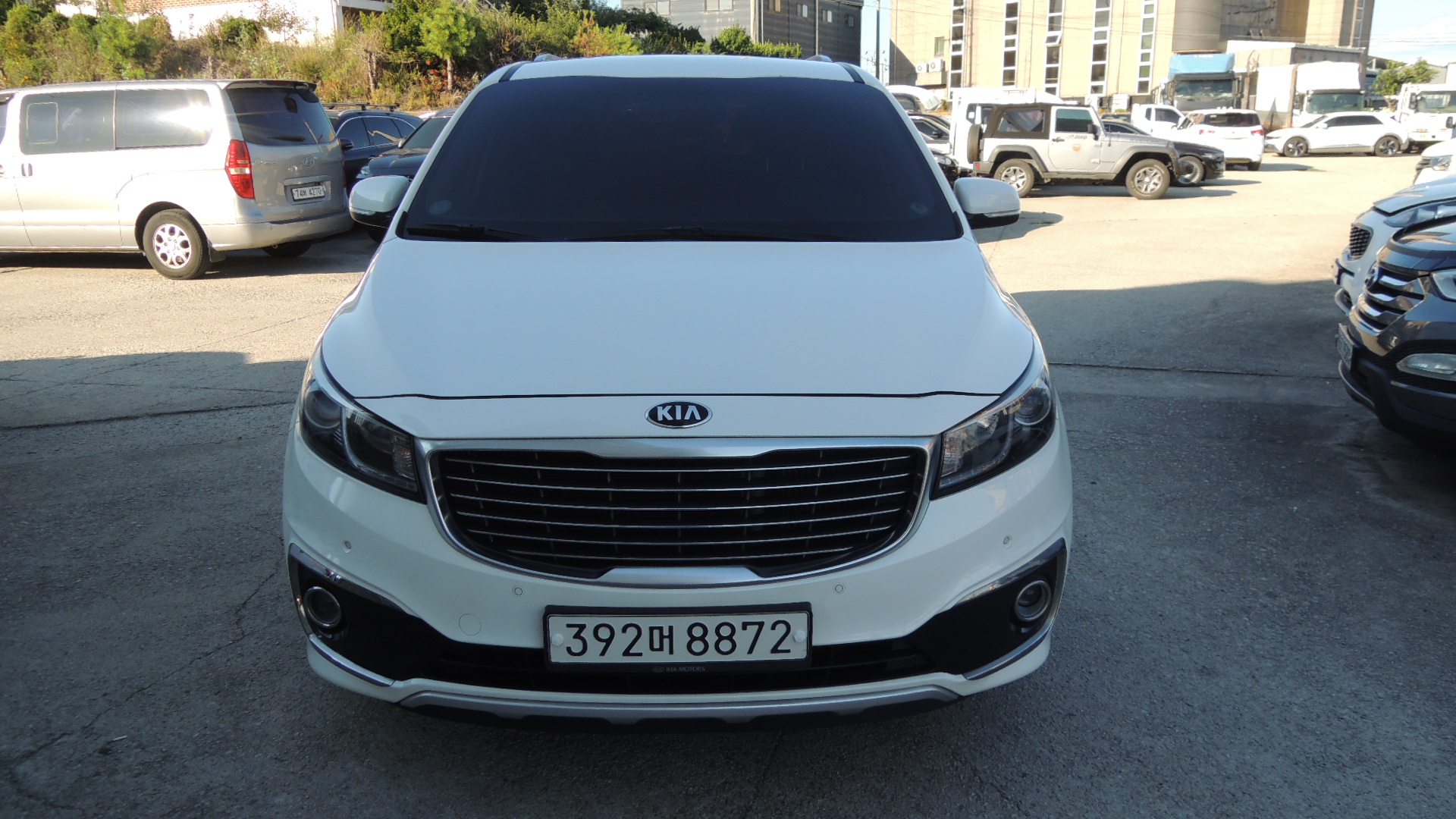 KIA CARNIVAL photo 2