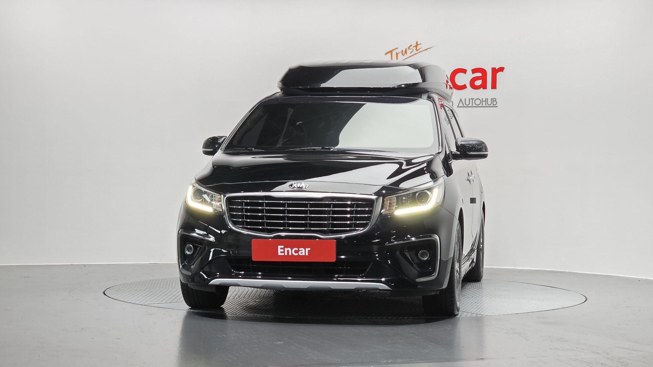 KIA CARNIVAL photo 3