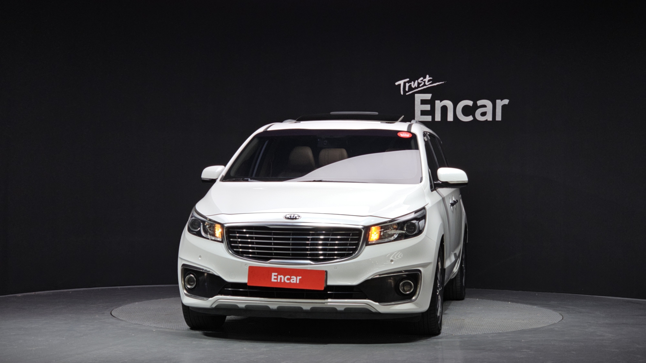 KIA CARNIVAL photo 3