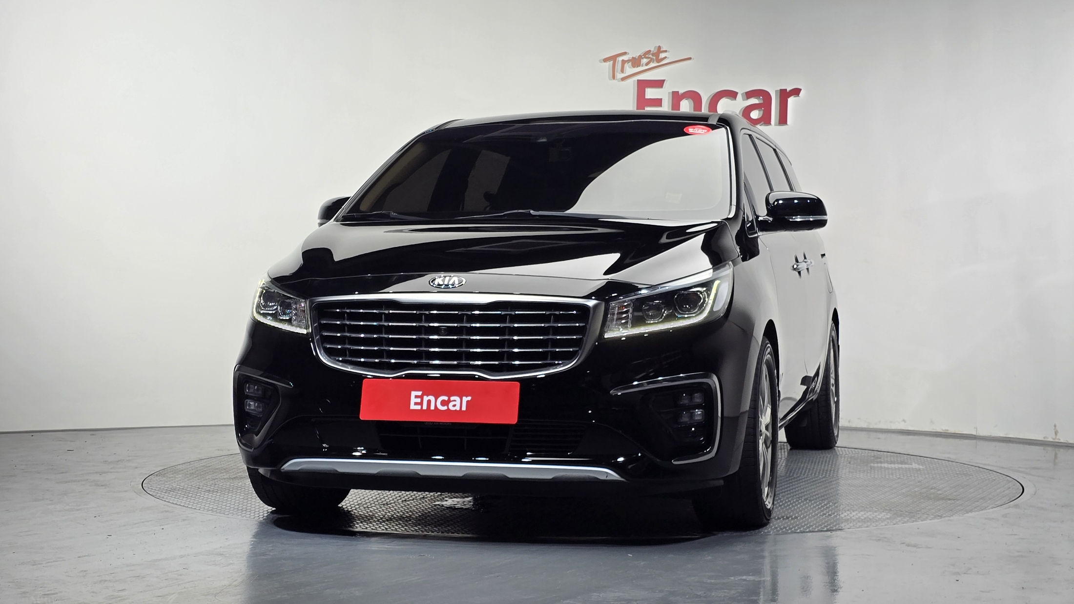 KIA CARNIVAL photo 3