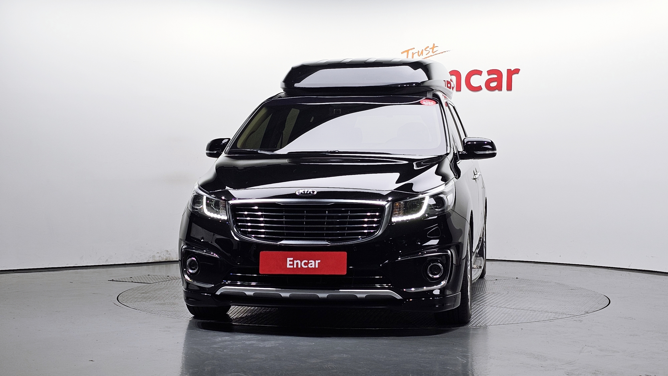 KIA CARNIVAL photo 3