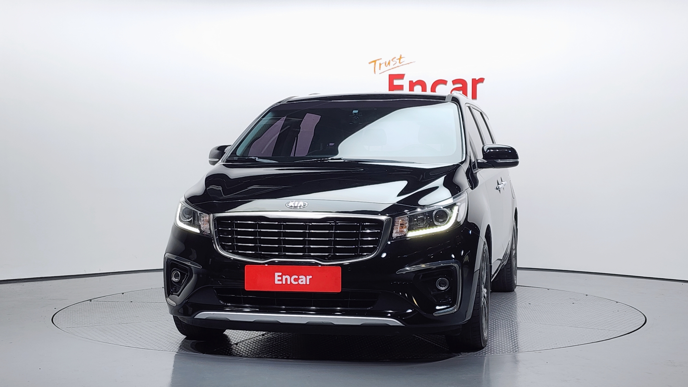 KIA CARNIVAL photo 3
