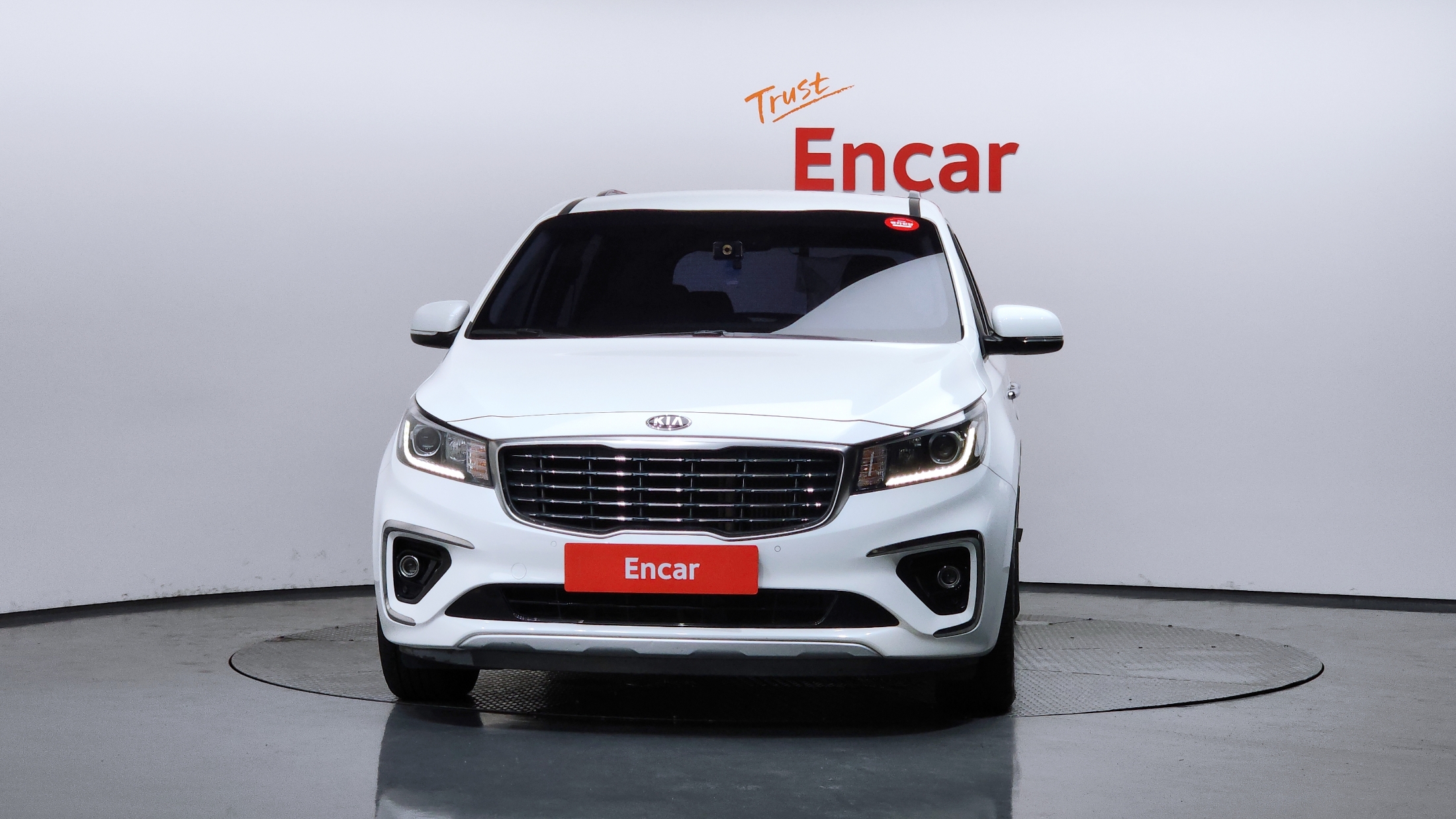KIA CARNIVAL photo 3