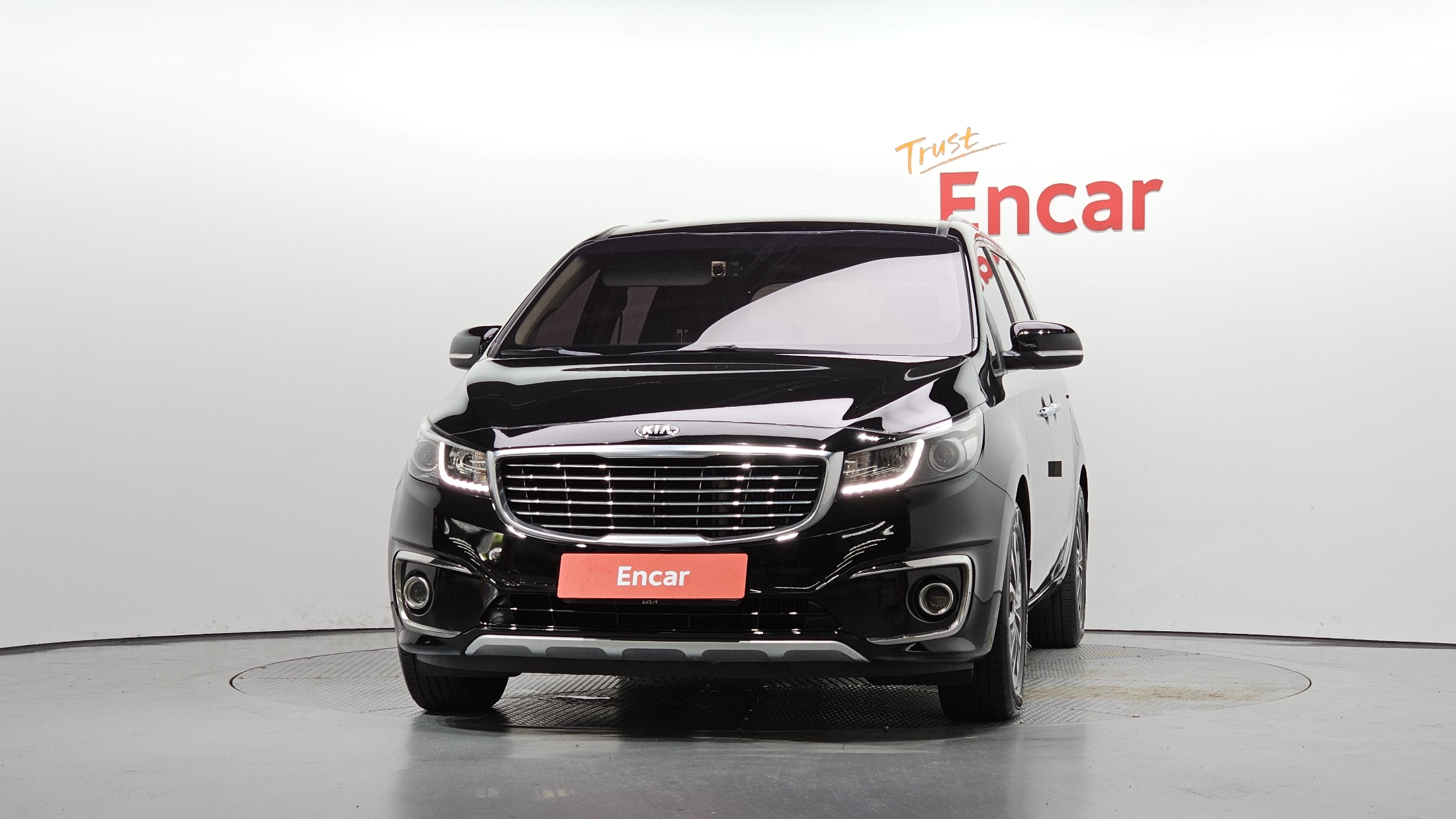 KIA CARNIVAL photo 3