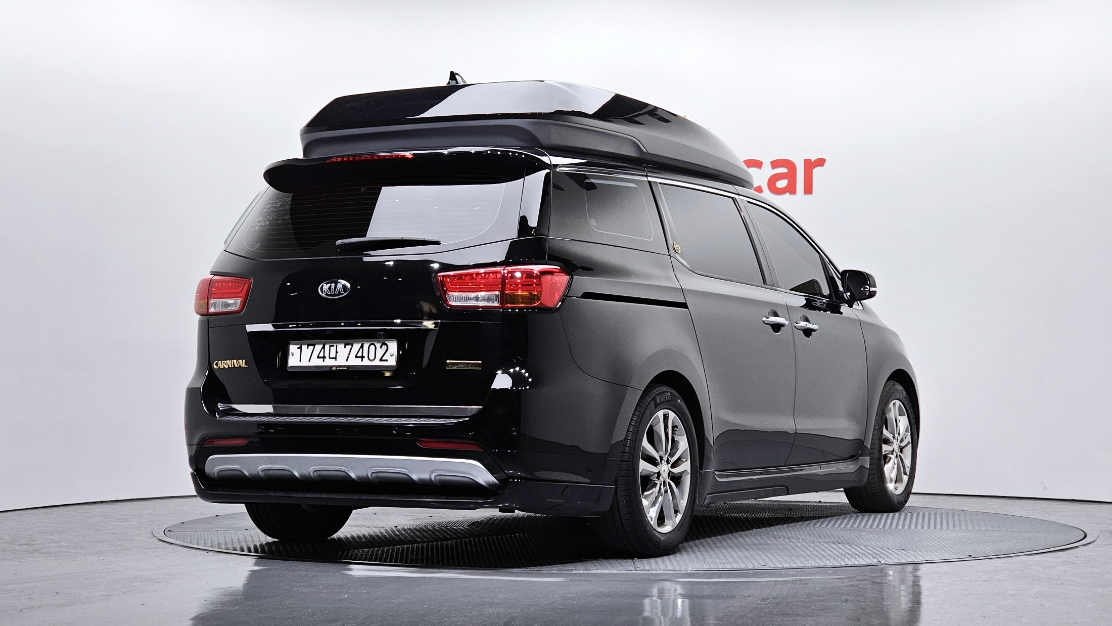 KIA CARNIVAL photo 2