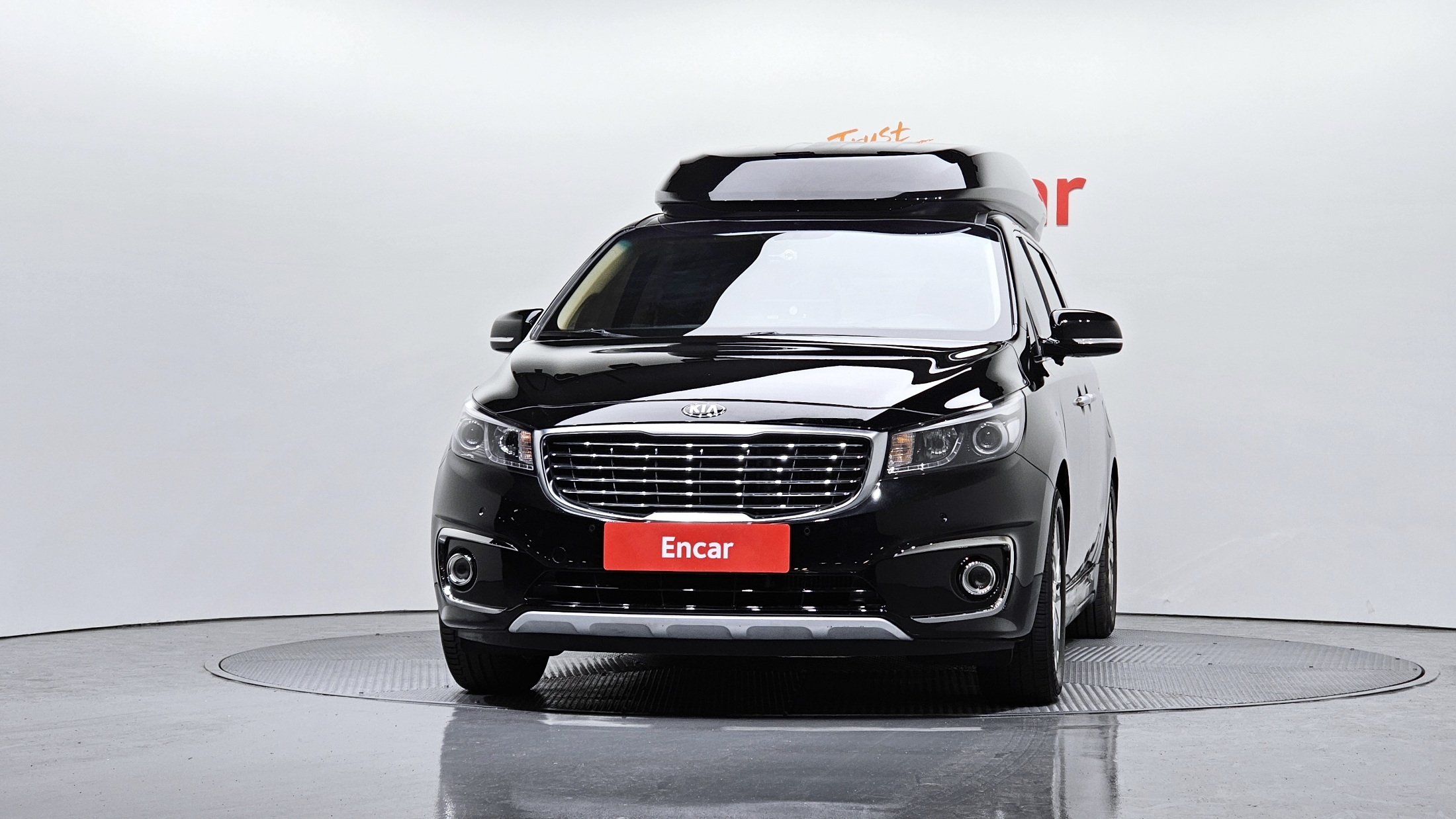 KIA CARNIVAL photo 3