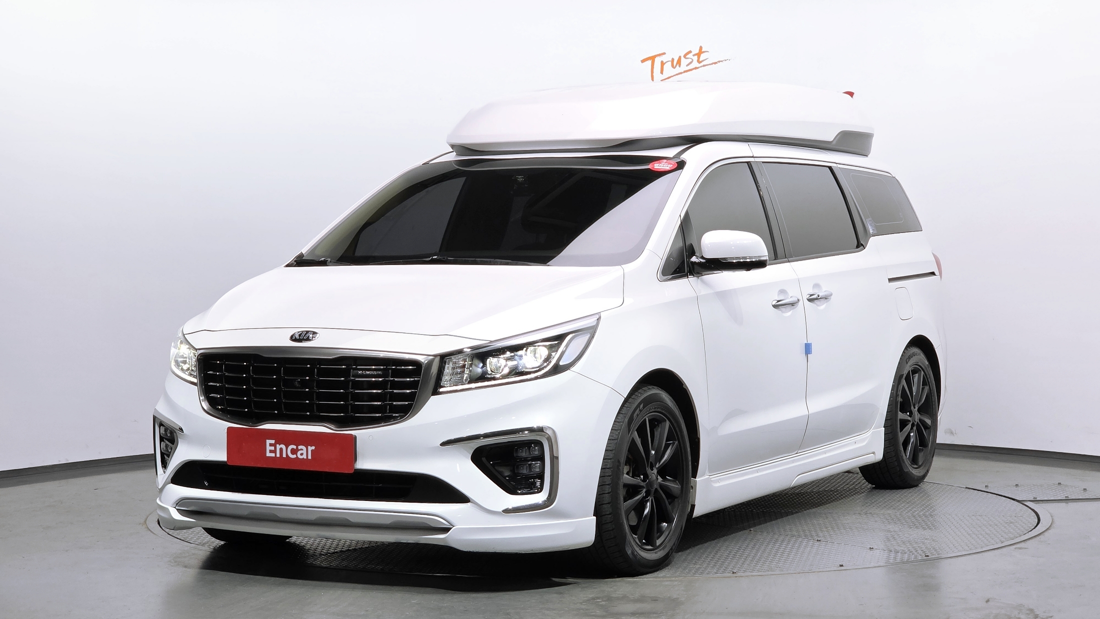 KIA CARNIVAL