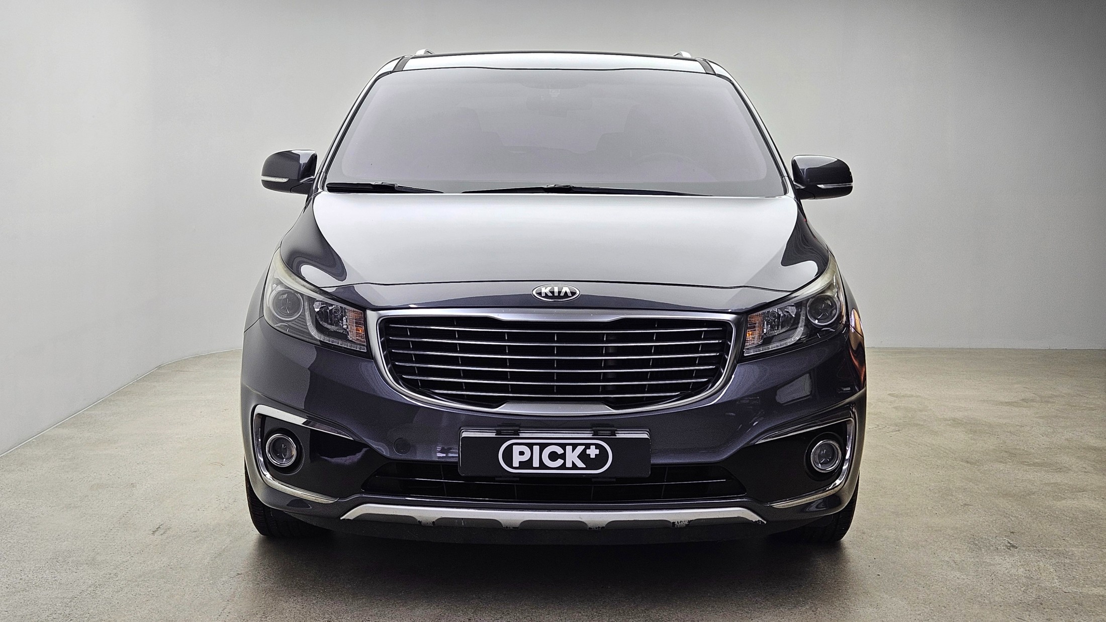 KIA CARNIVAL photo 3