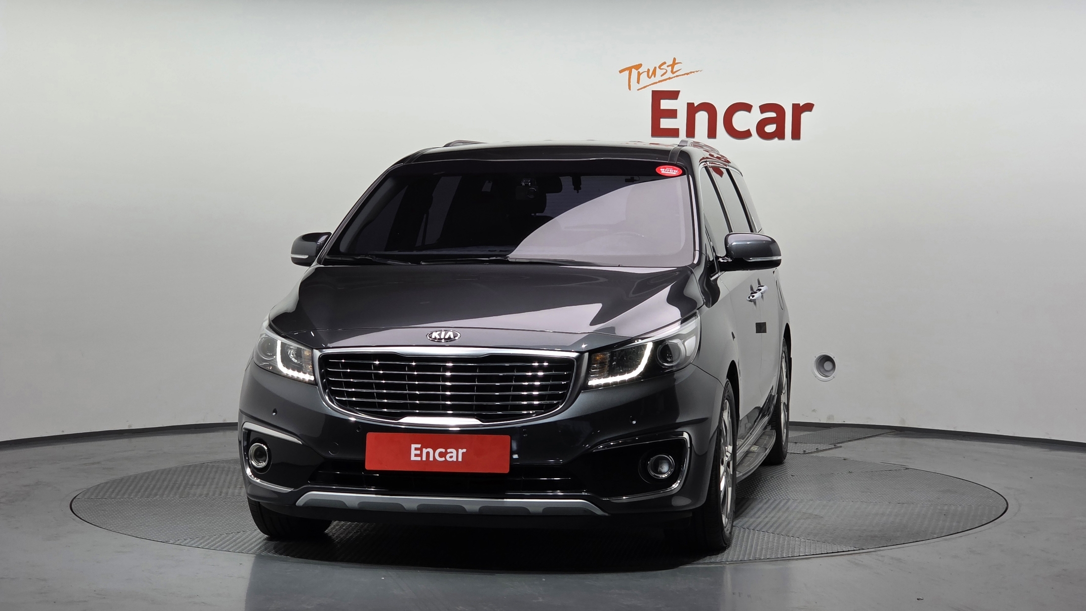 KIA CARNIVAL photo 3