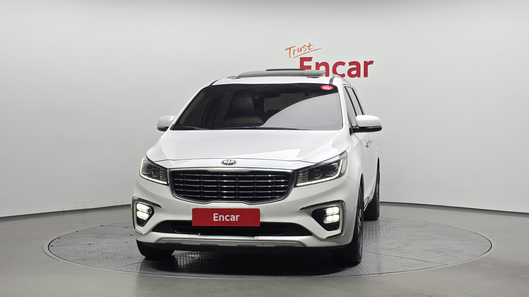 KIA CARNIVAL photo 3