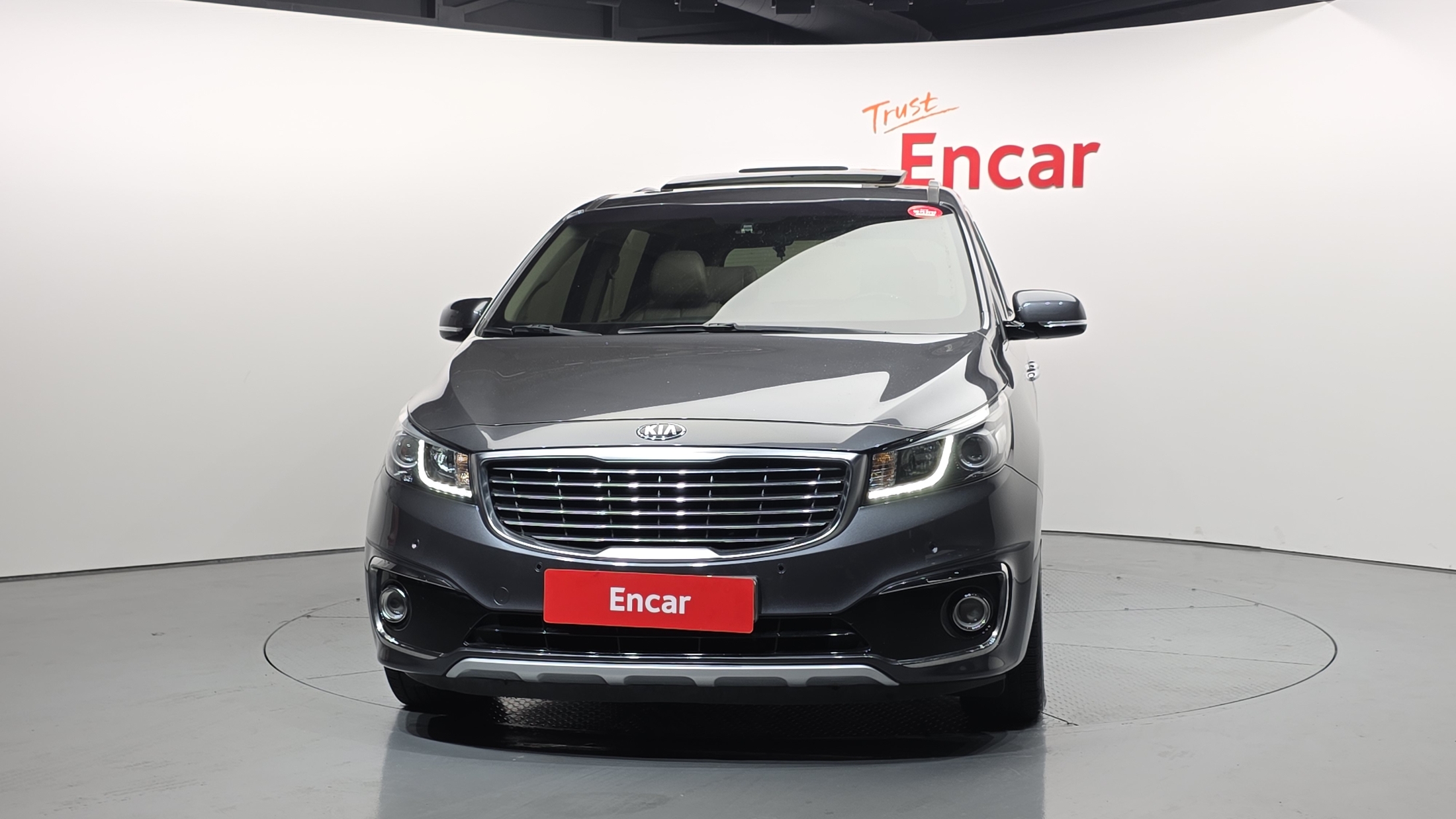 KIA CARNIVAL photo 3