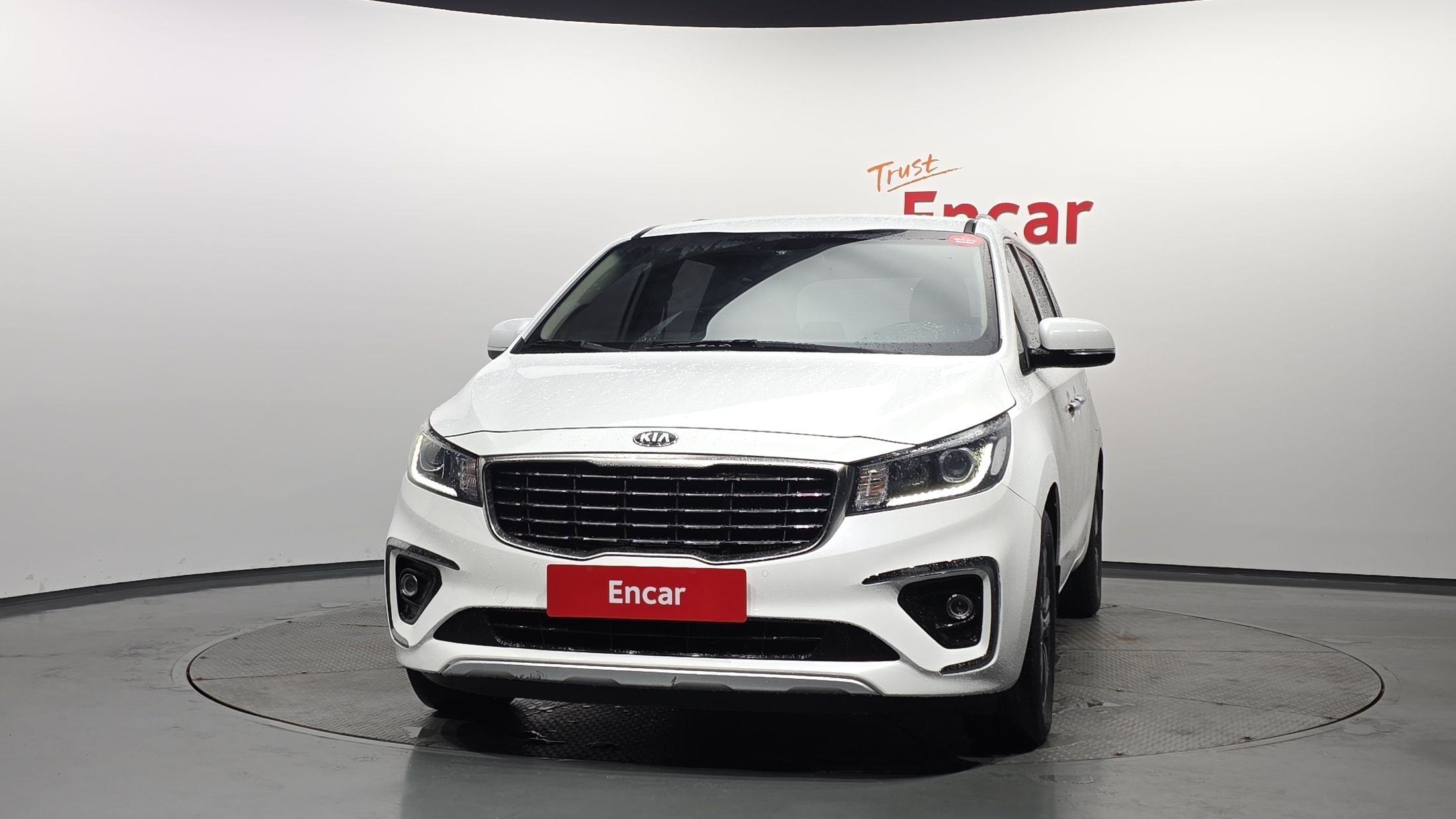KIA CARNIVAL photo 3