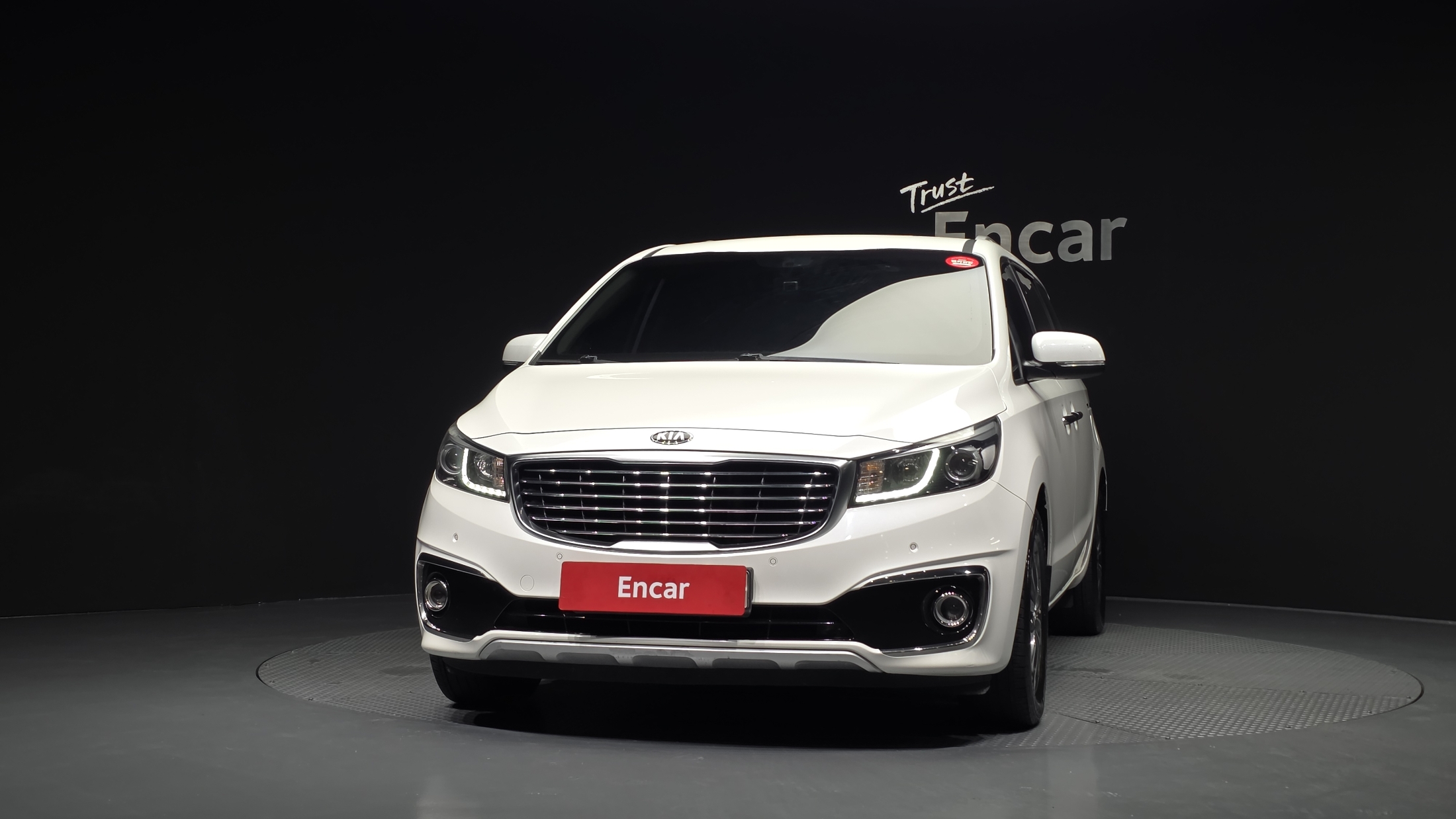 KIA CARNIVAL photo 3