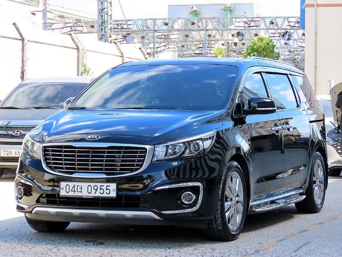 KIA CARNIVAL photo 2