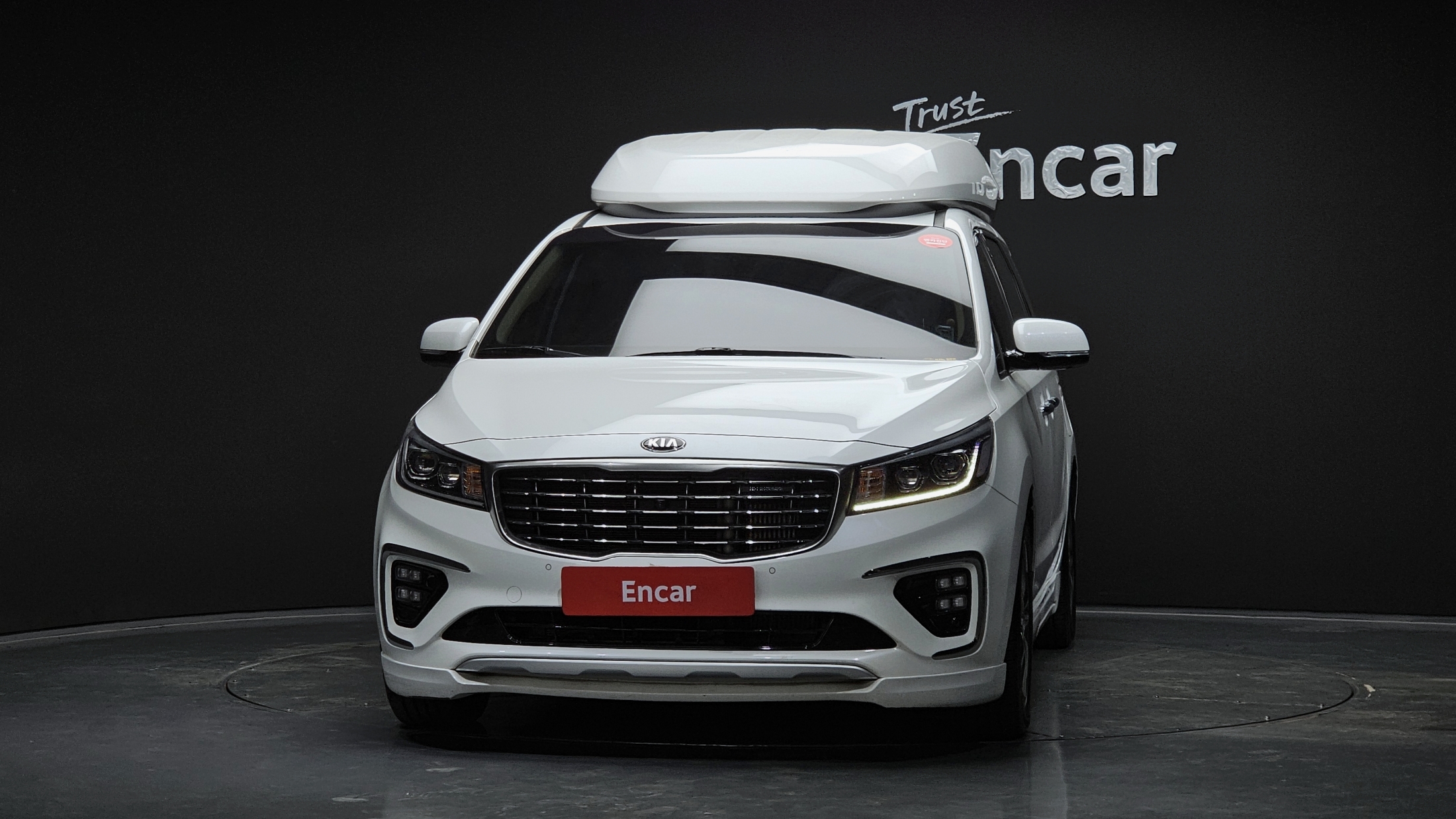 KIA CARNIVAL photo 3