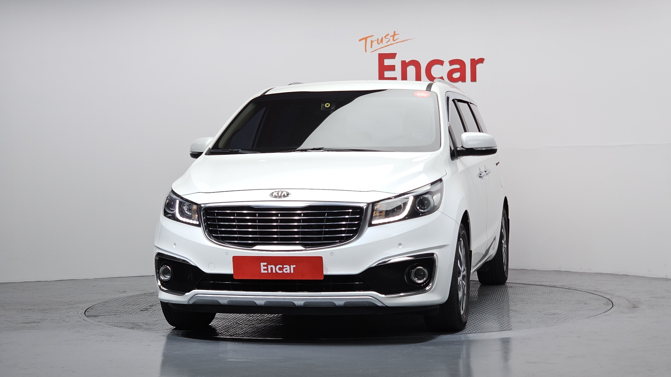 KIA CARNIVAL photo 3