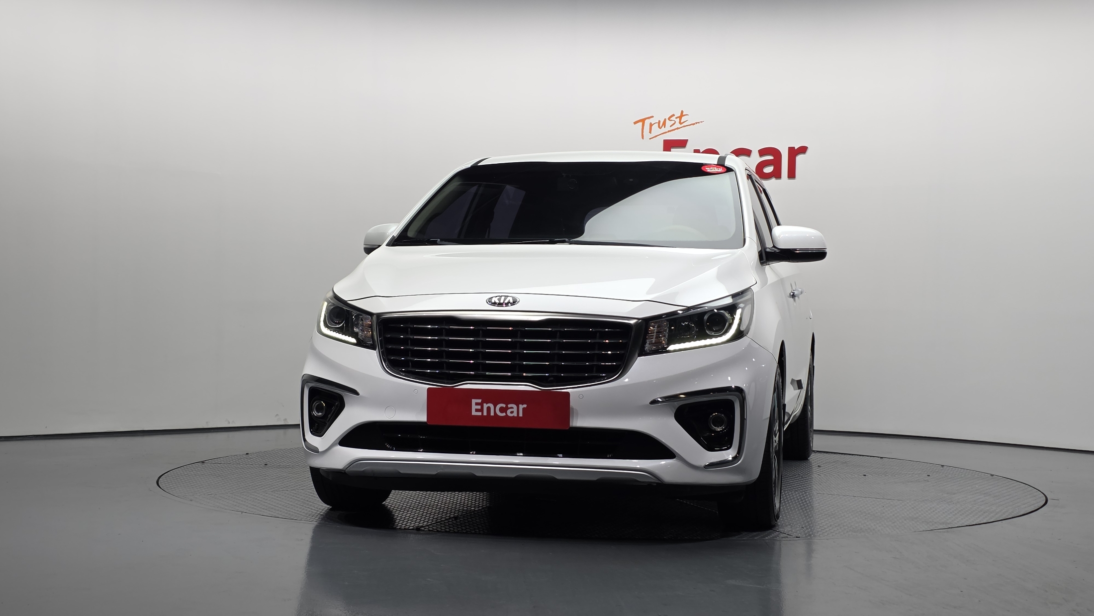 KIA CARNIVAL photo 3