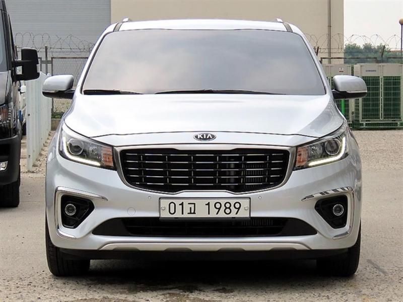 KIA CARNIVAL photo 3