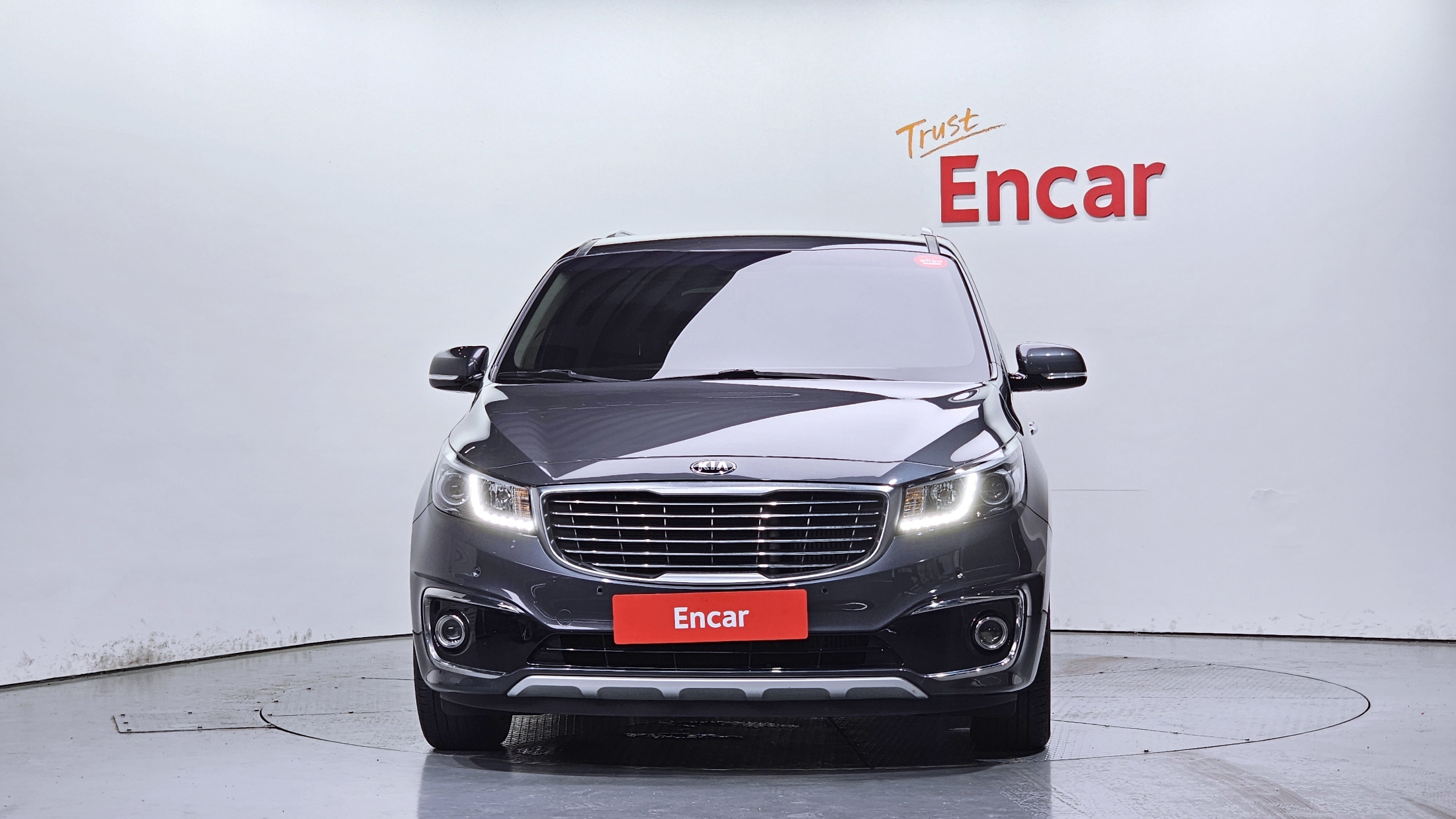 KIA CARNIVAL photo 3