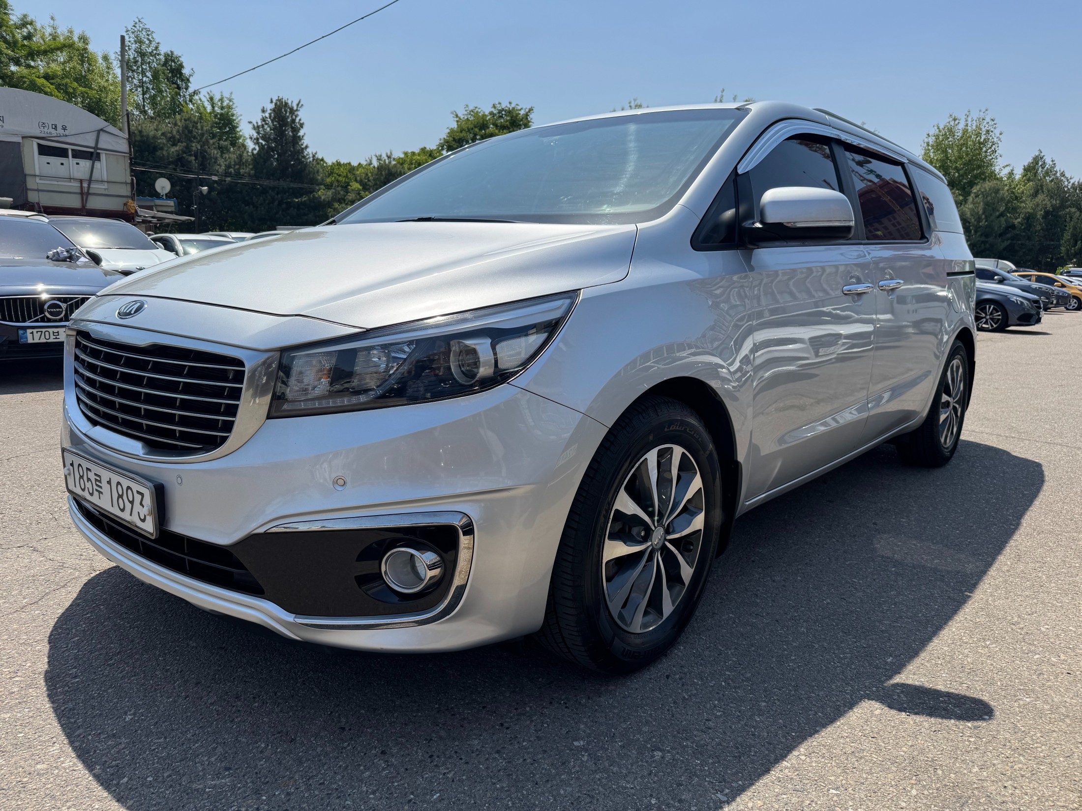 KIA CARNIVAL