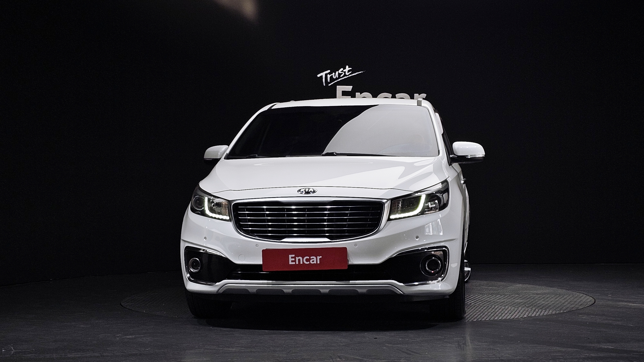 KIA CARNIVAL photo 3