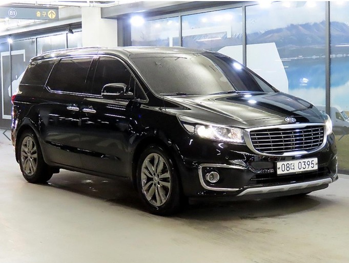 KIA CARNIVAL photo 2