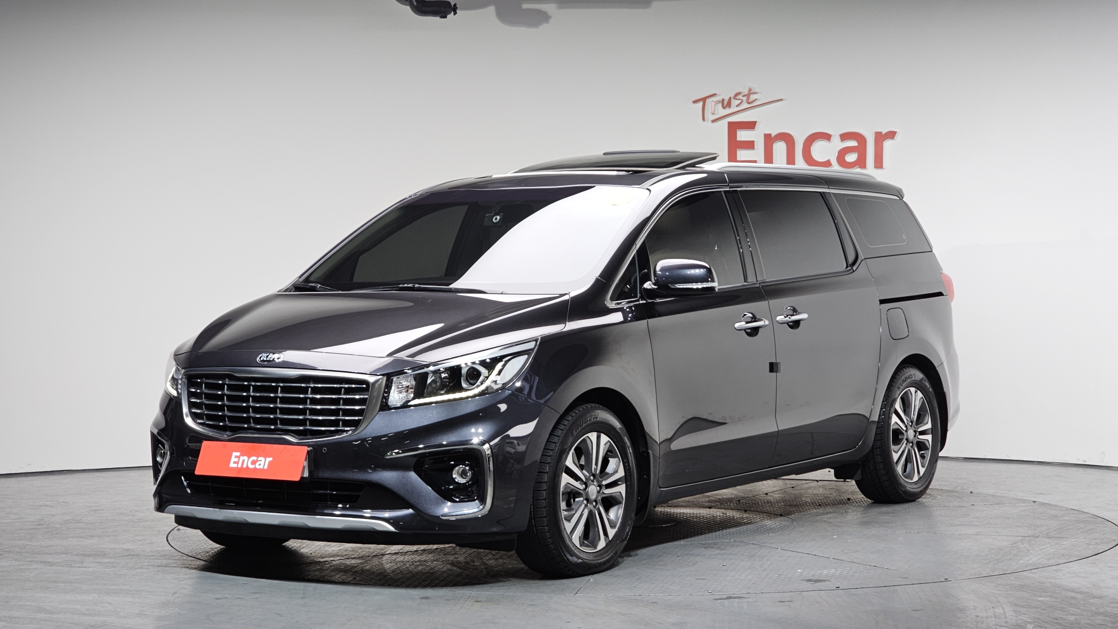 KIA CARNIVAL