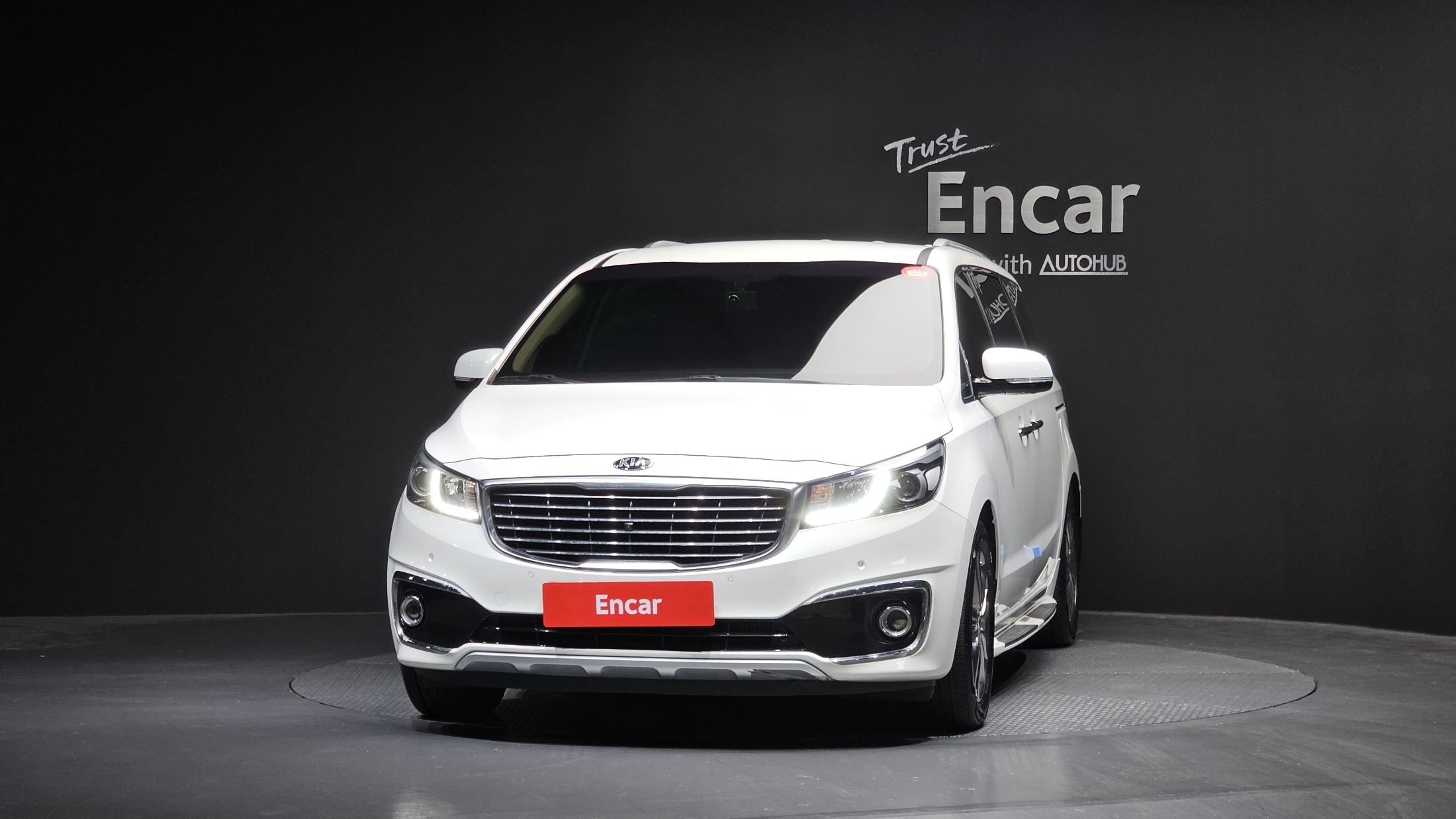 KIA CARNIVAL photo 3