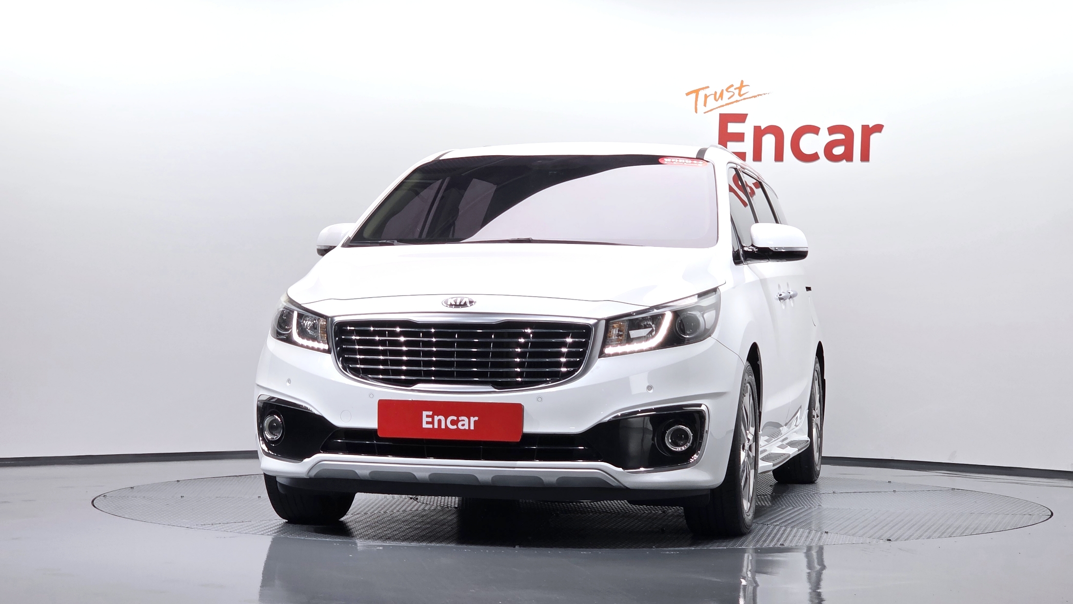 KIA CARNIVAL photo 2